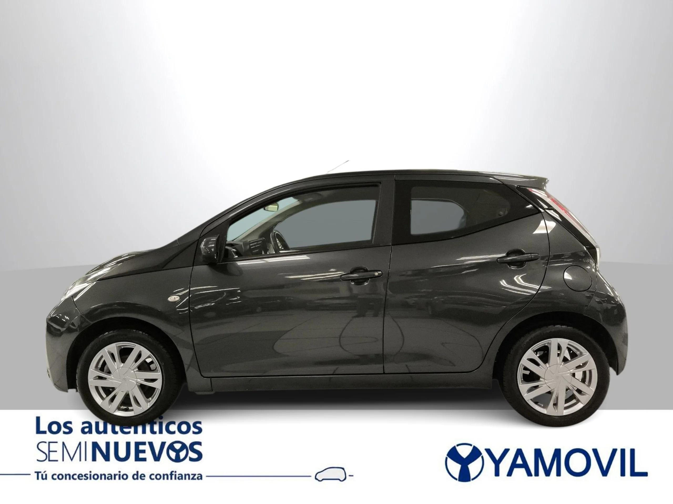 Toyota Aygo 1.0 70 x-play 51 kW (69 CV) - Foto 4