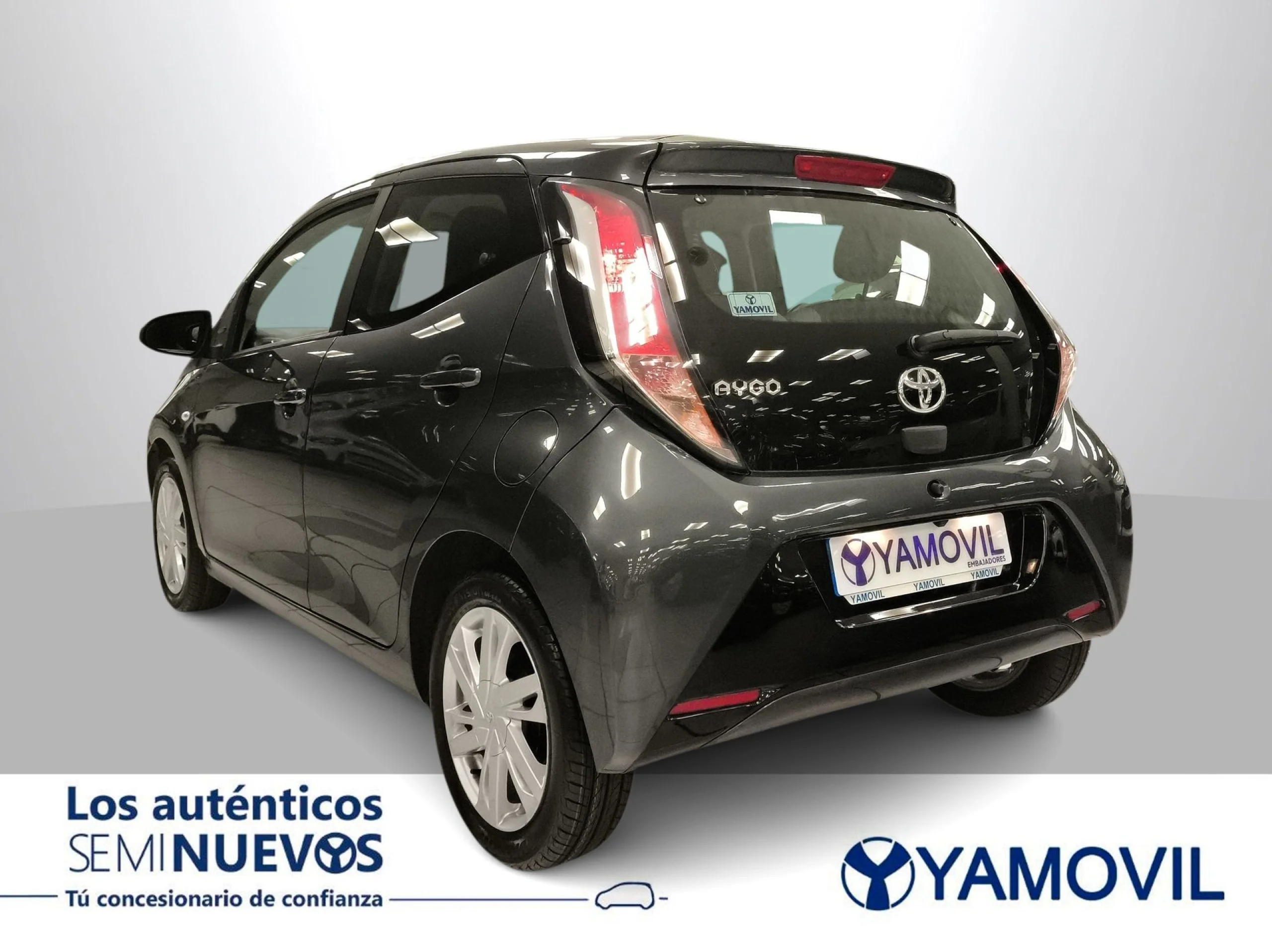 Toyota Aygo 1.0 70 x-play 51 kW (69 CV) - Foto 5