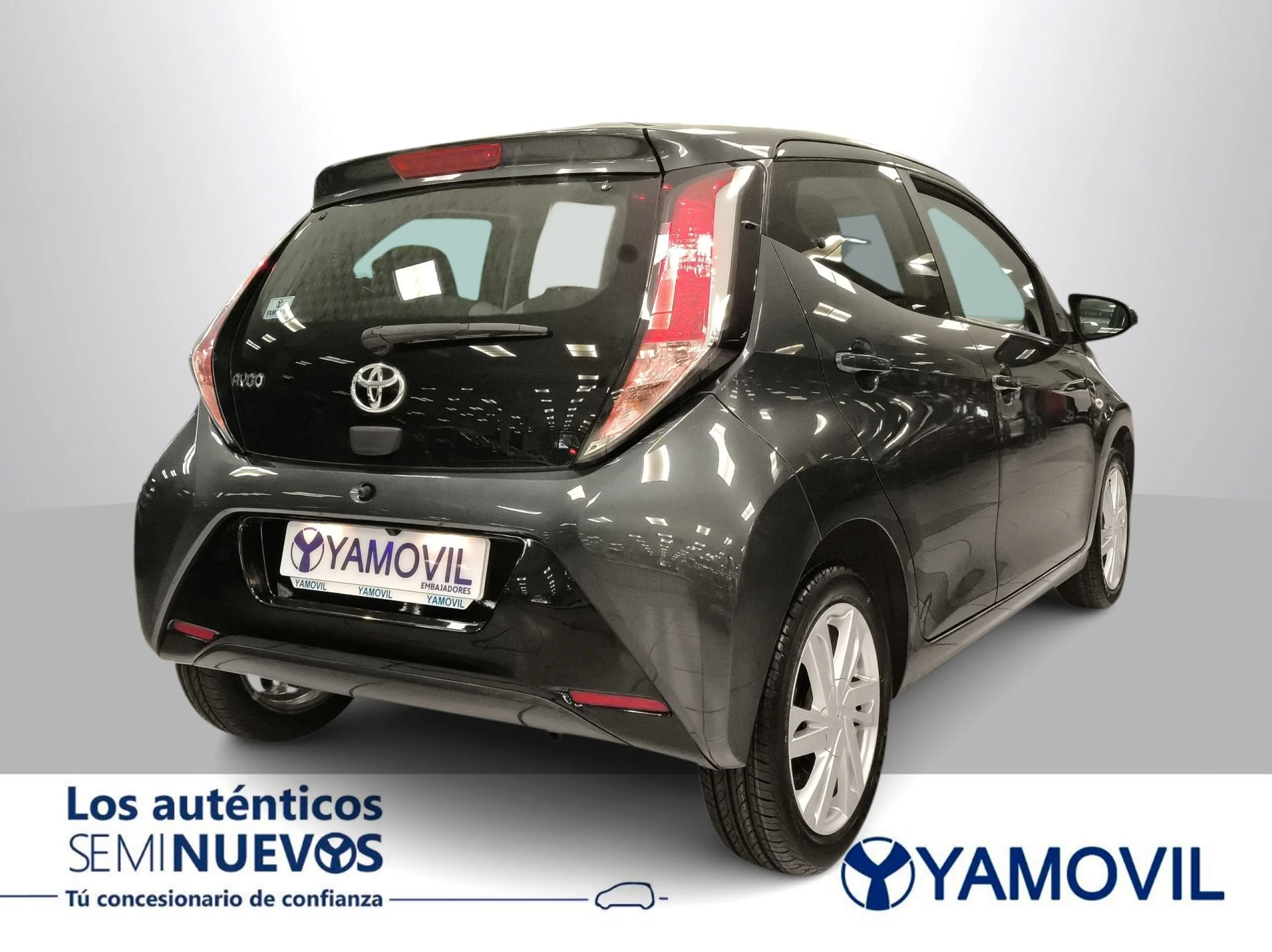 Toyota Aygo 1.0 70 x-play 51 kW (69 CV) - Foto 6