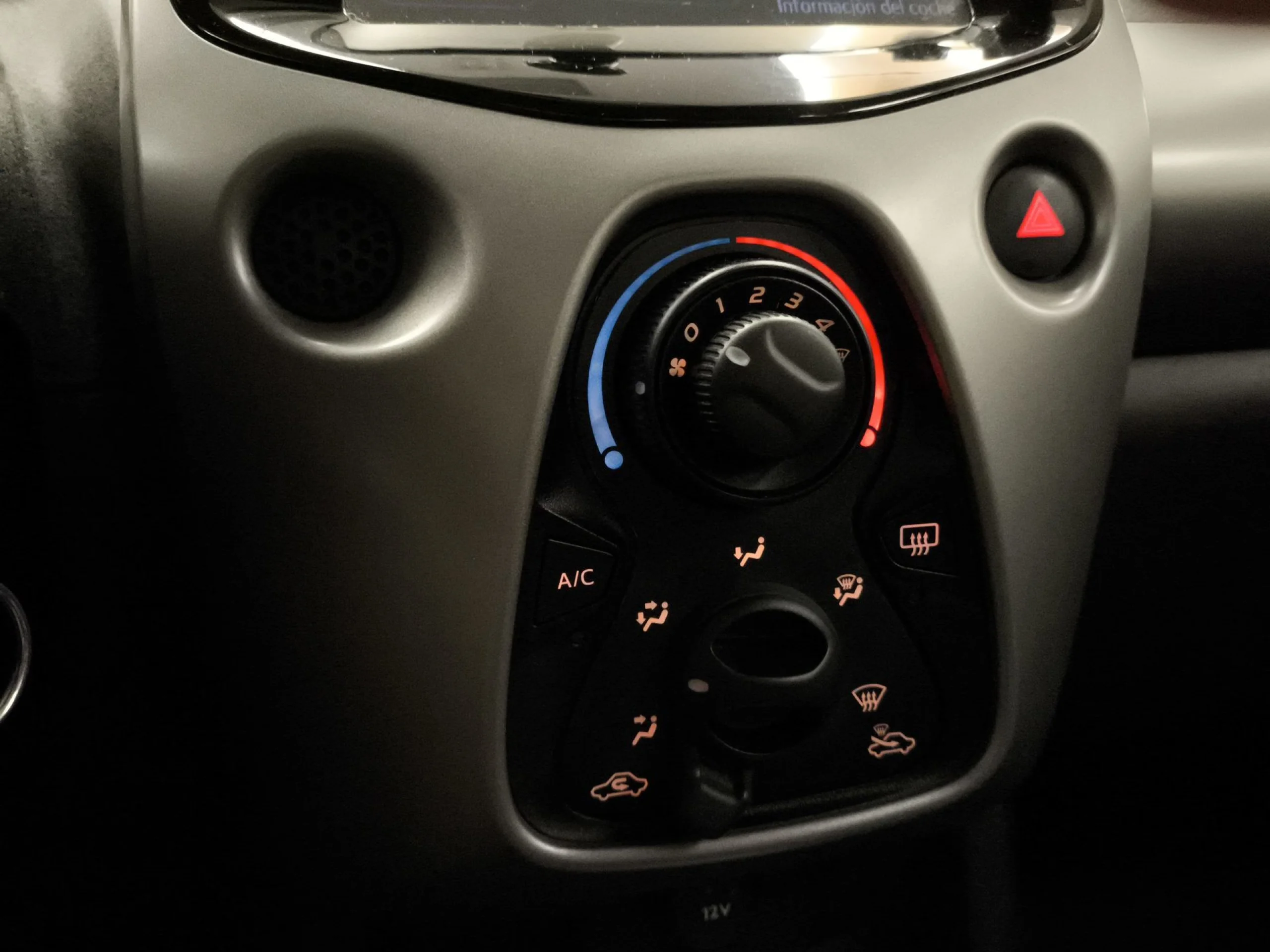 Toyota Aygo 1.0 70 x-play 51 kW (69 CV) - Foto 15