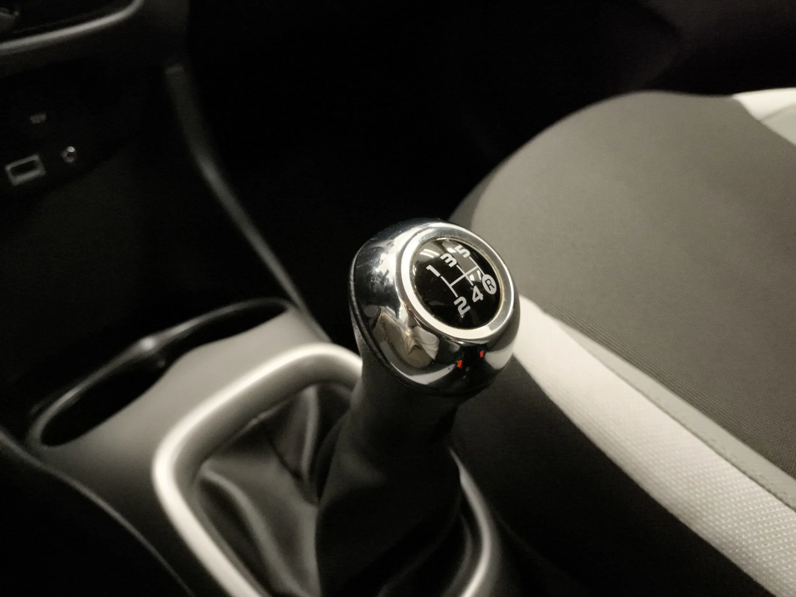 Toyota Aygo 1.0 70 x-play 51 kW (69 CV) - Foto 16