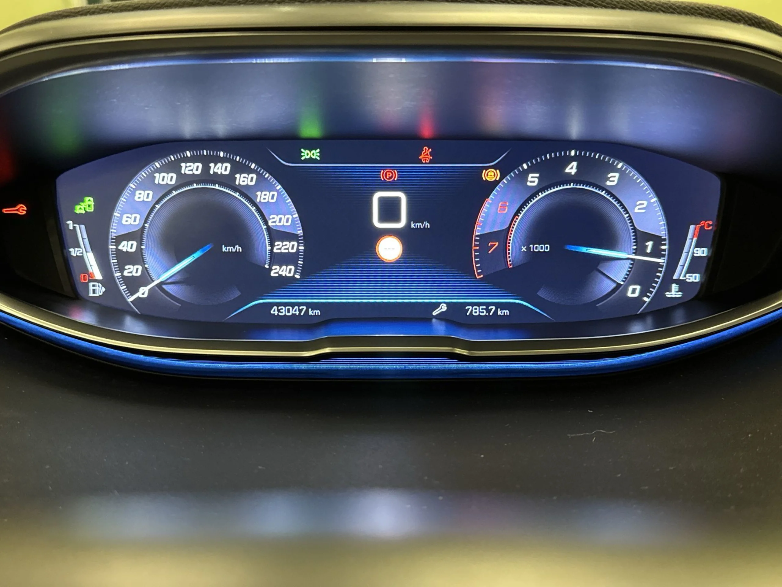 Peugeot 3008 PureTech 130 SANDS Allure 96 kW (130 CV) - Foto 14