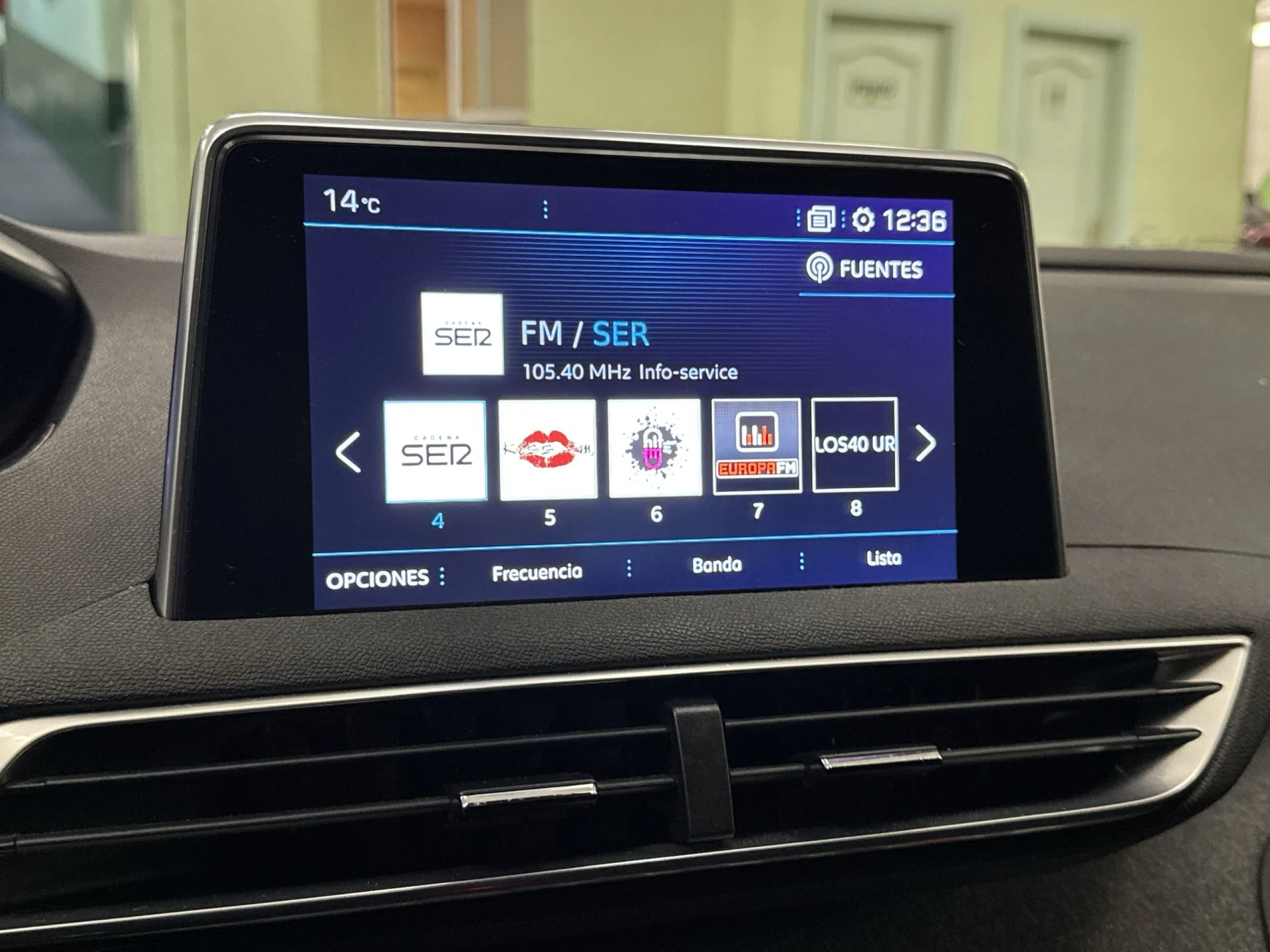 Peugeot 3008 PureTech 130 SANDS Allure 96 kW (130 CV) - Foto 15