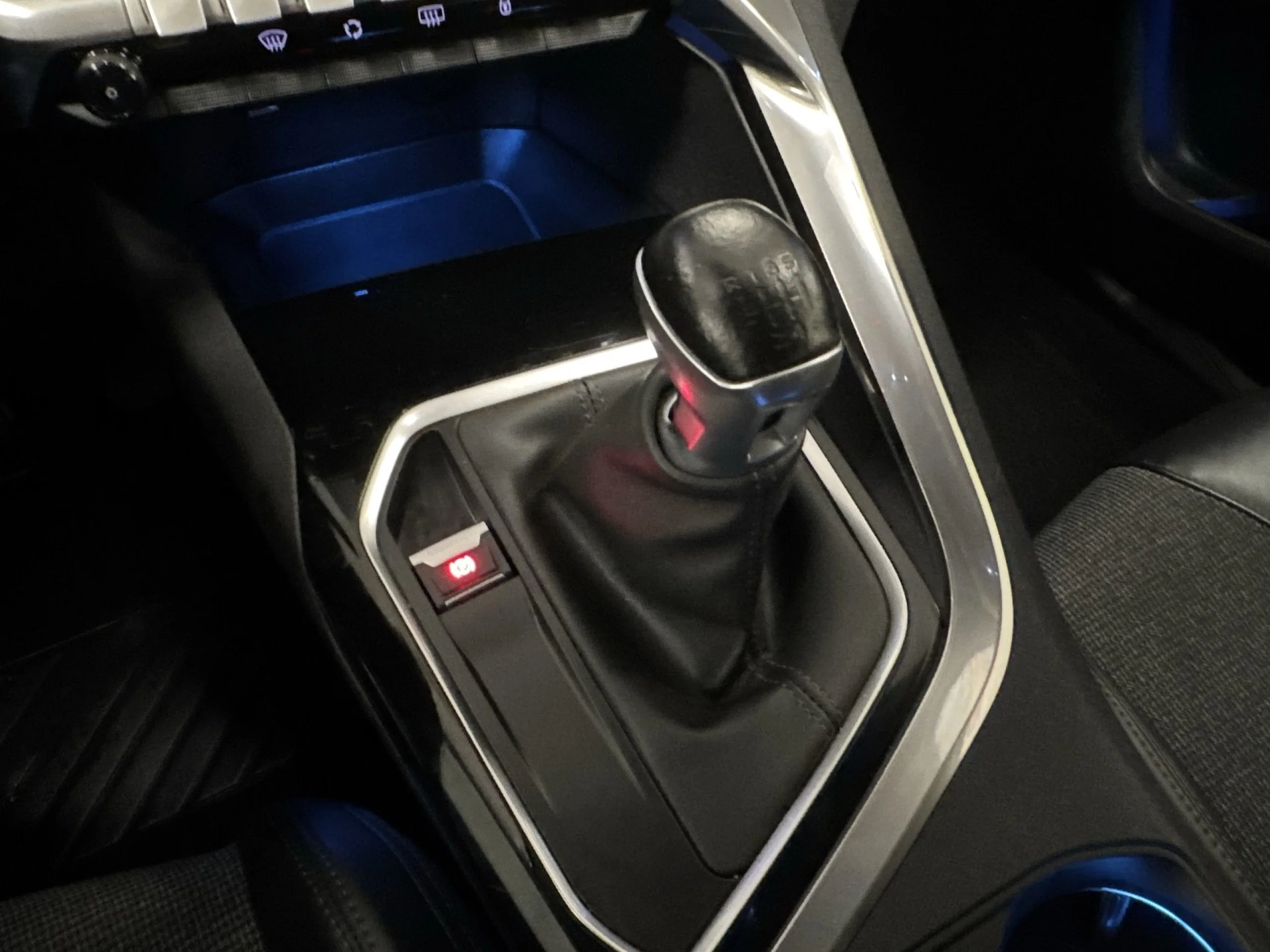 Peugeot 3008 PureTech 130 SANDS Allure 96 kW (130 CV) - Foto 20