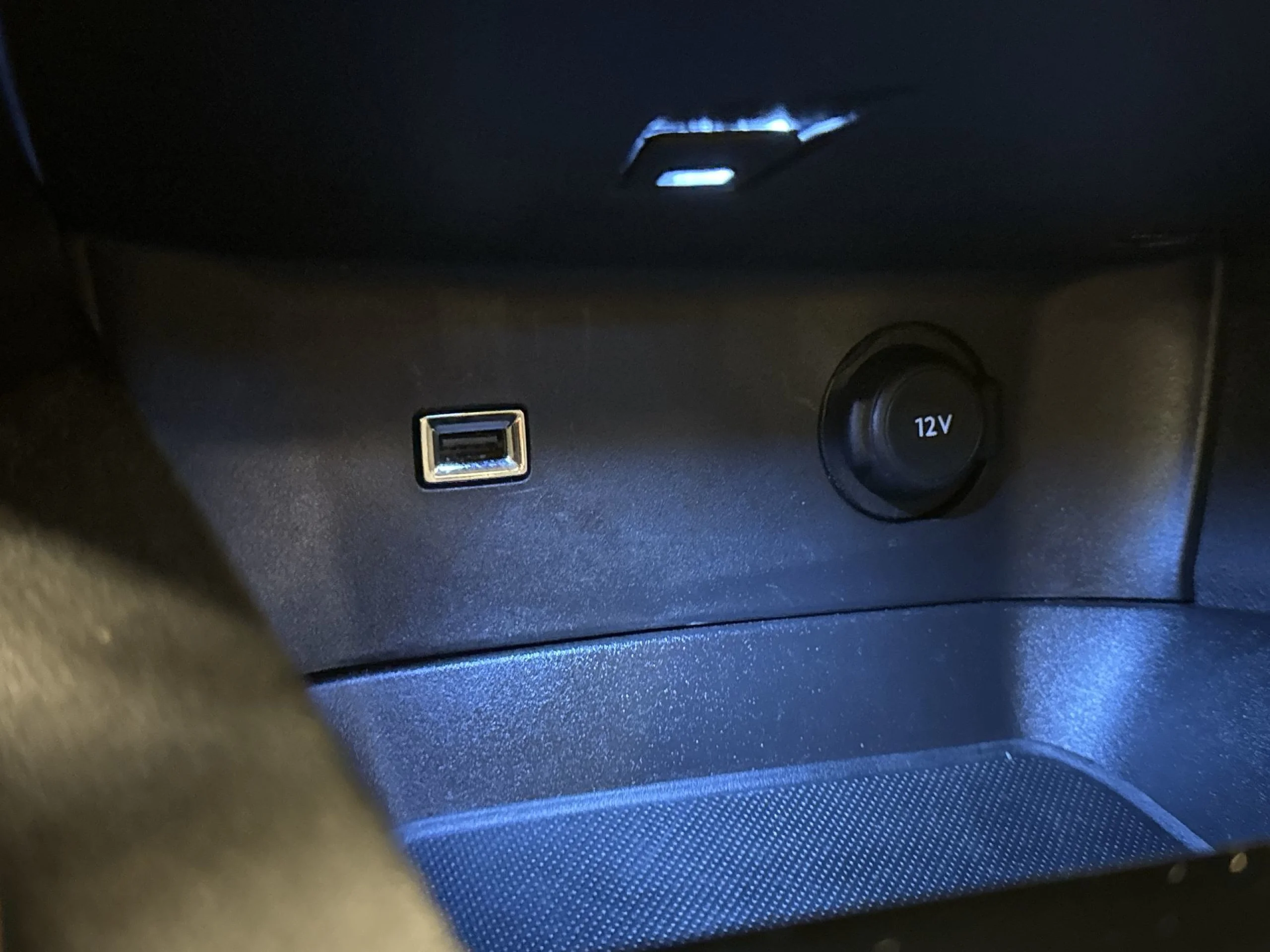 Peugeot 3008 PureTech 130 SANDS Allure 96 kW (130 CV) - Foto 21