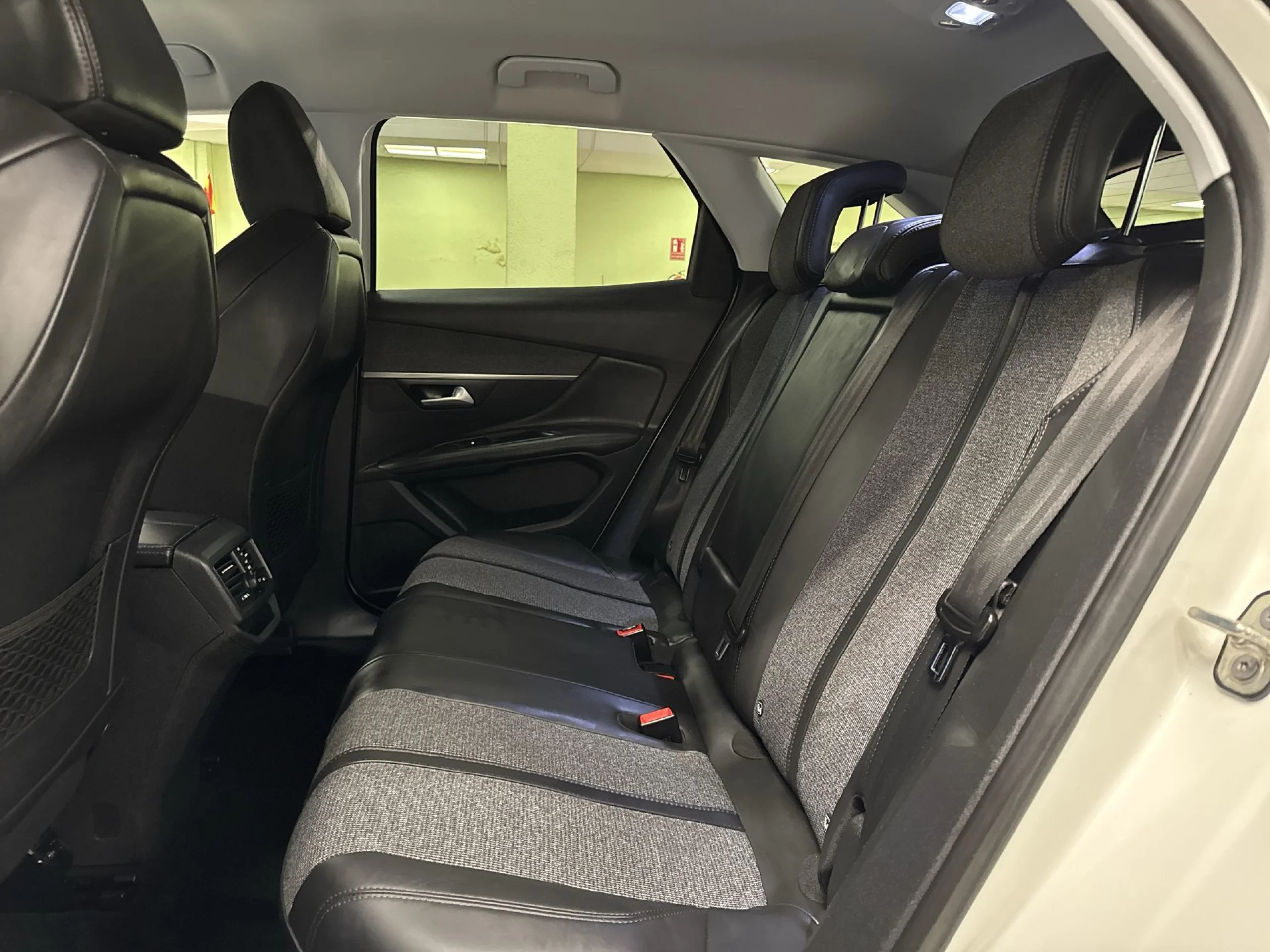 Peugeot 3008 PureTech 130 SANDS Allure 96 kW (130 CV) - Foto 22