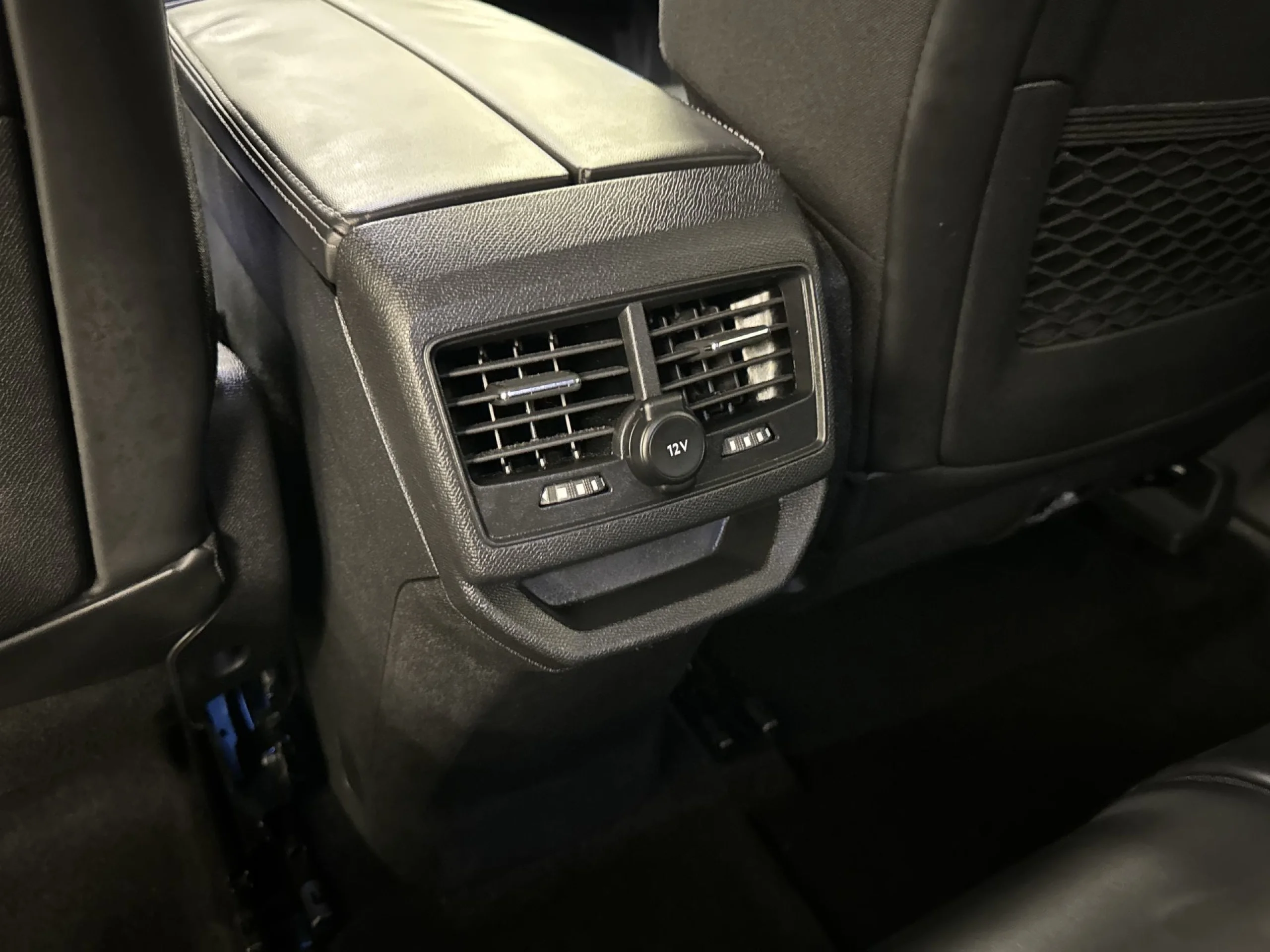 Peugeot 3008 PureTech 130 SANDS Allure 96 kW (130 CV) - Foto 23