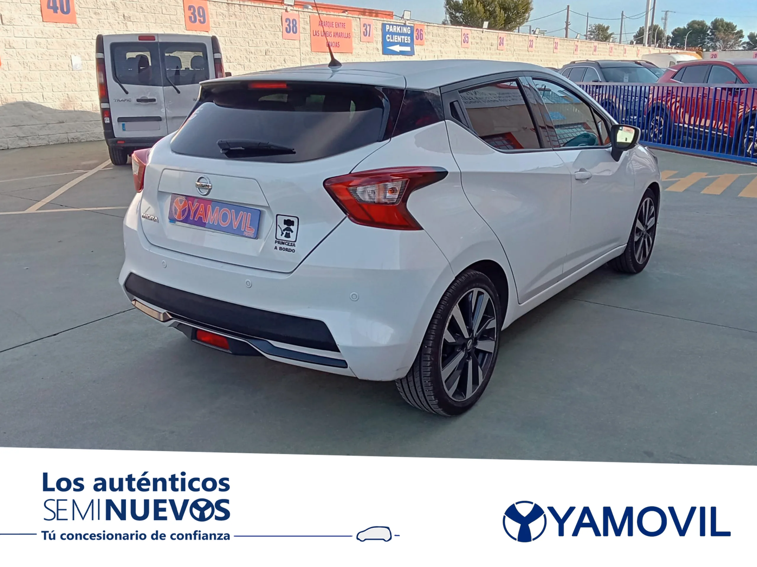 Nissan Micra IG-T SANDS Tekna 66 kW (90 CV) - Foto 3