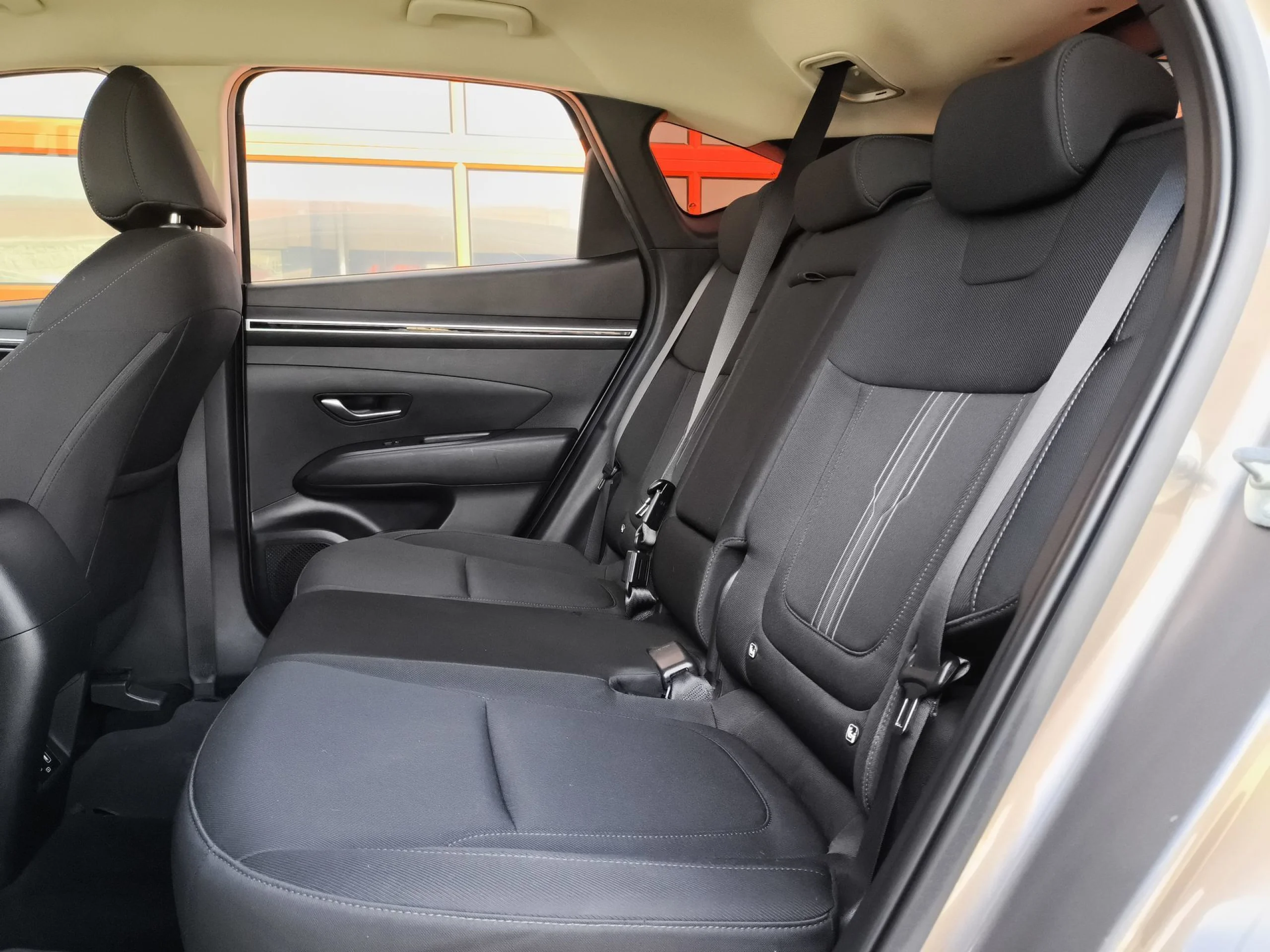 Hyundai Tucson 1.6 TGDI HEV Maxx Auto 169 kW (230 CV) - Foto 18