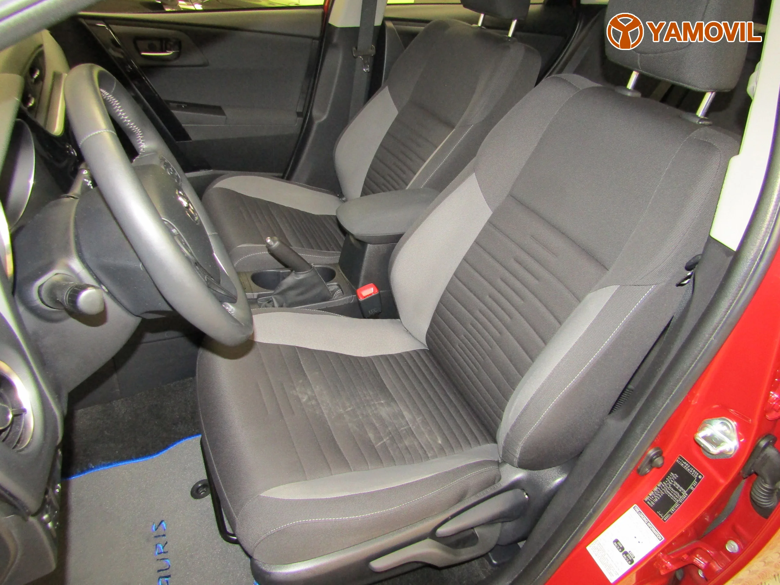 Toyota Auris 1.8 HYBRID ACTIVE - Foto 13