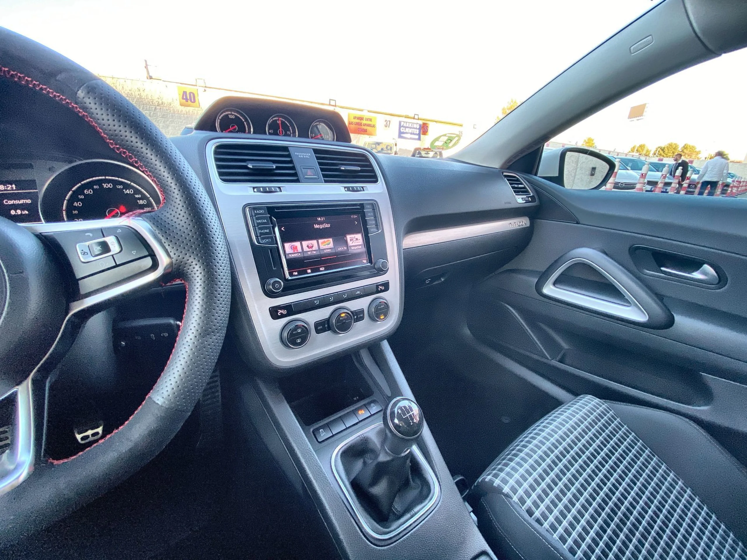 Volkswagen Scirocco R-Line 1.4 TSI BMT 92 kW (125 CV) - Foto 17