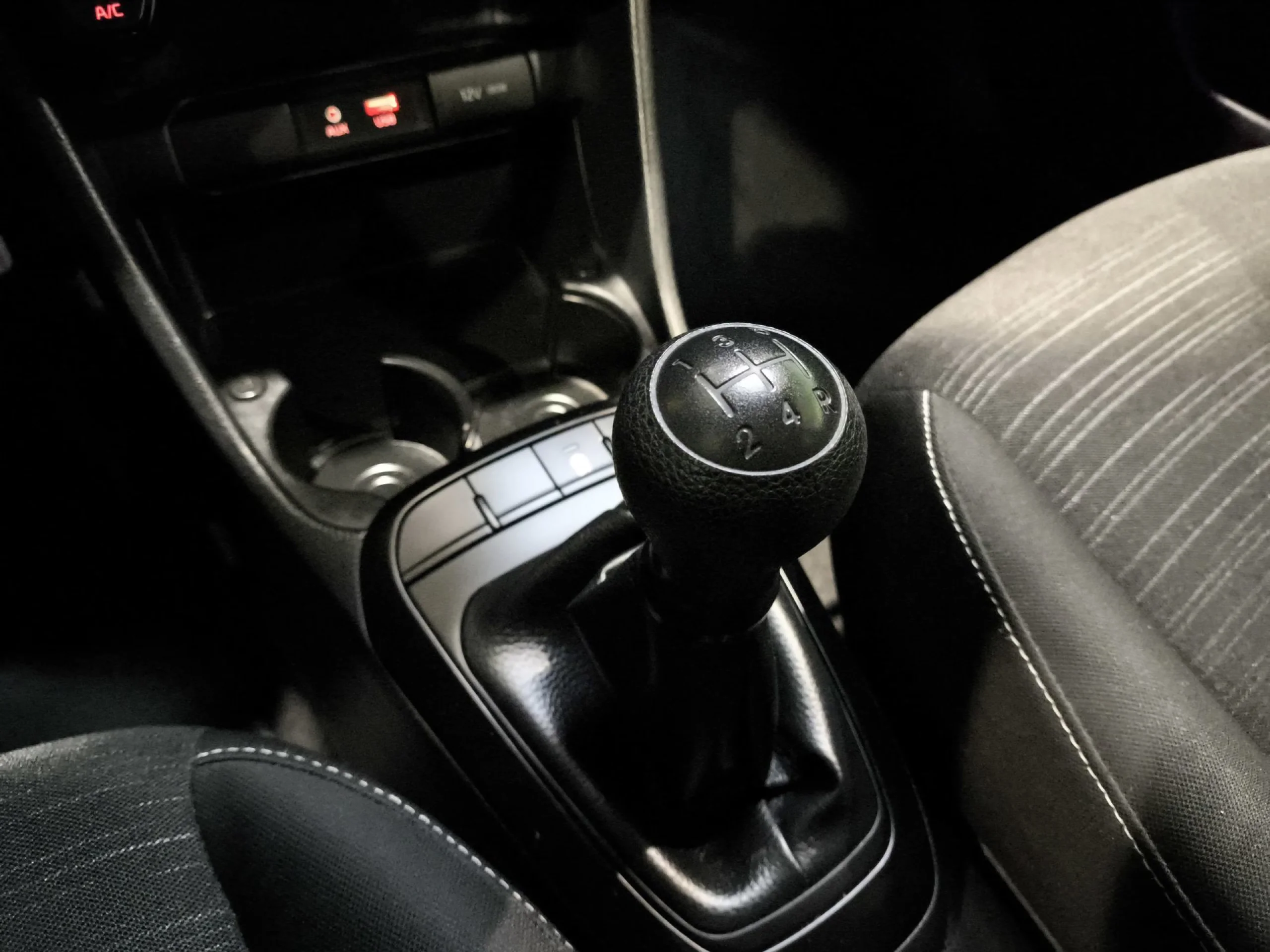 Kia Picanto 1.0 CVVT Concept 49 kW (67 CV) - Foto 16