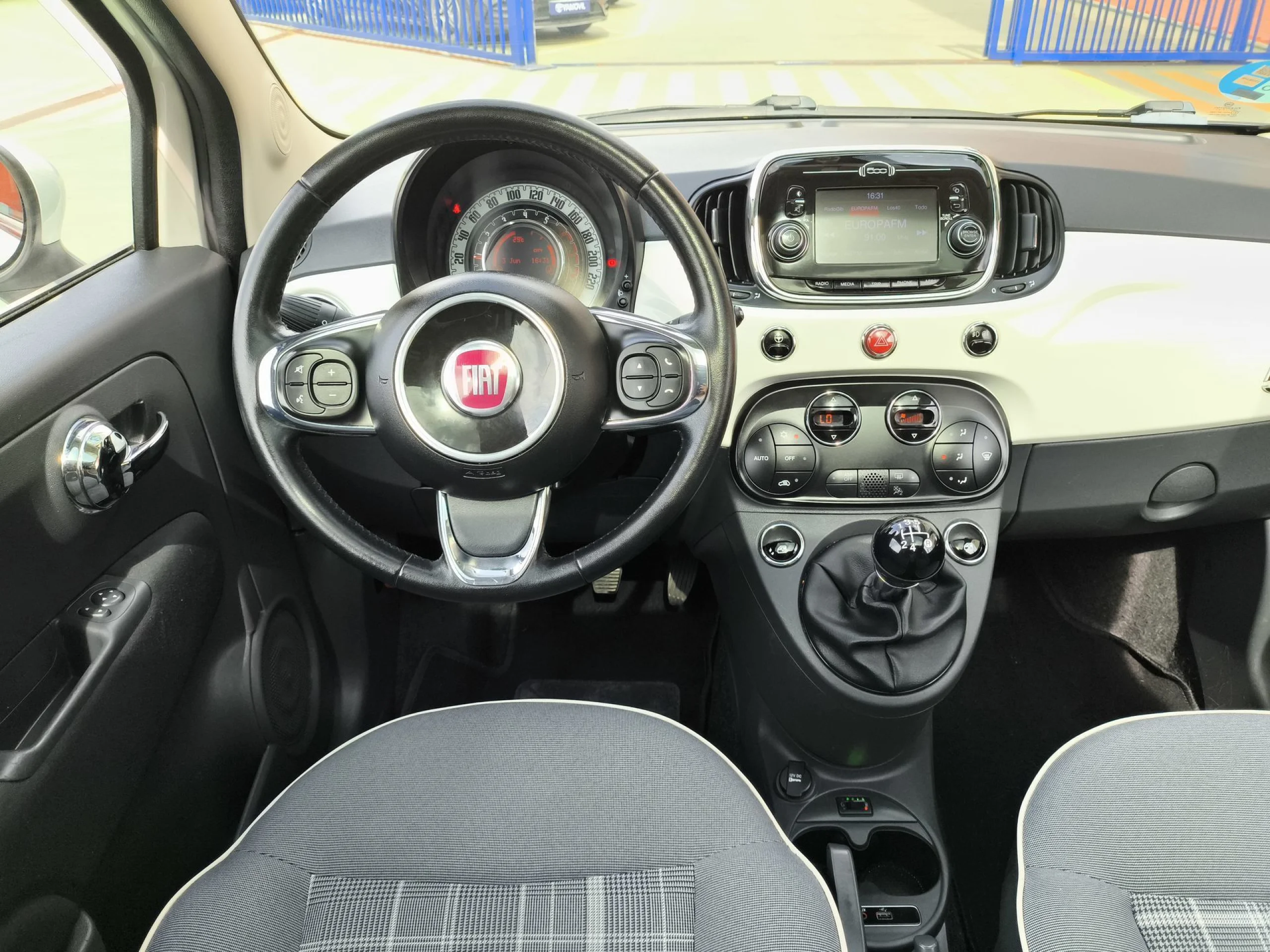 Fiat 500 1.2 Híbrido GLP Lounge 51 kW (69 CV) - Foto 10