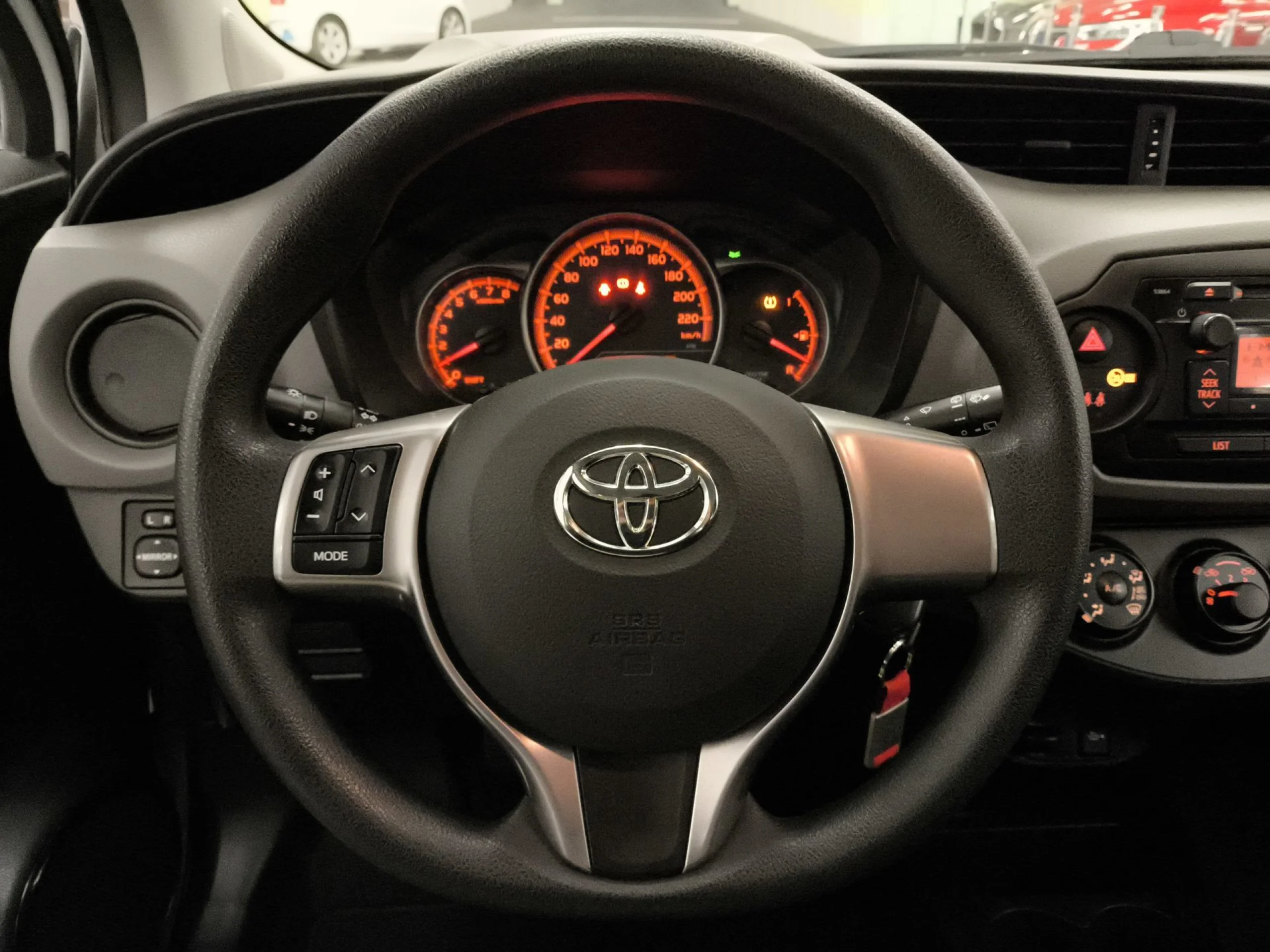 Toyota Yaris 1.0 Active 51 kW (69 CV) - Foto 12