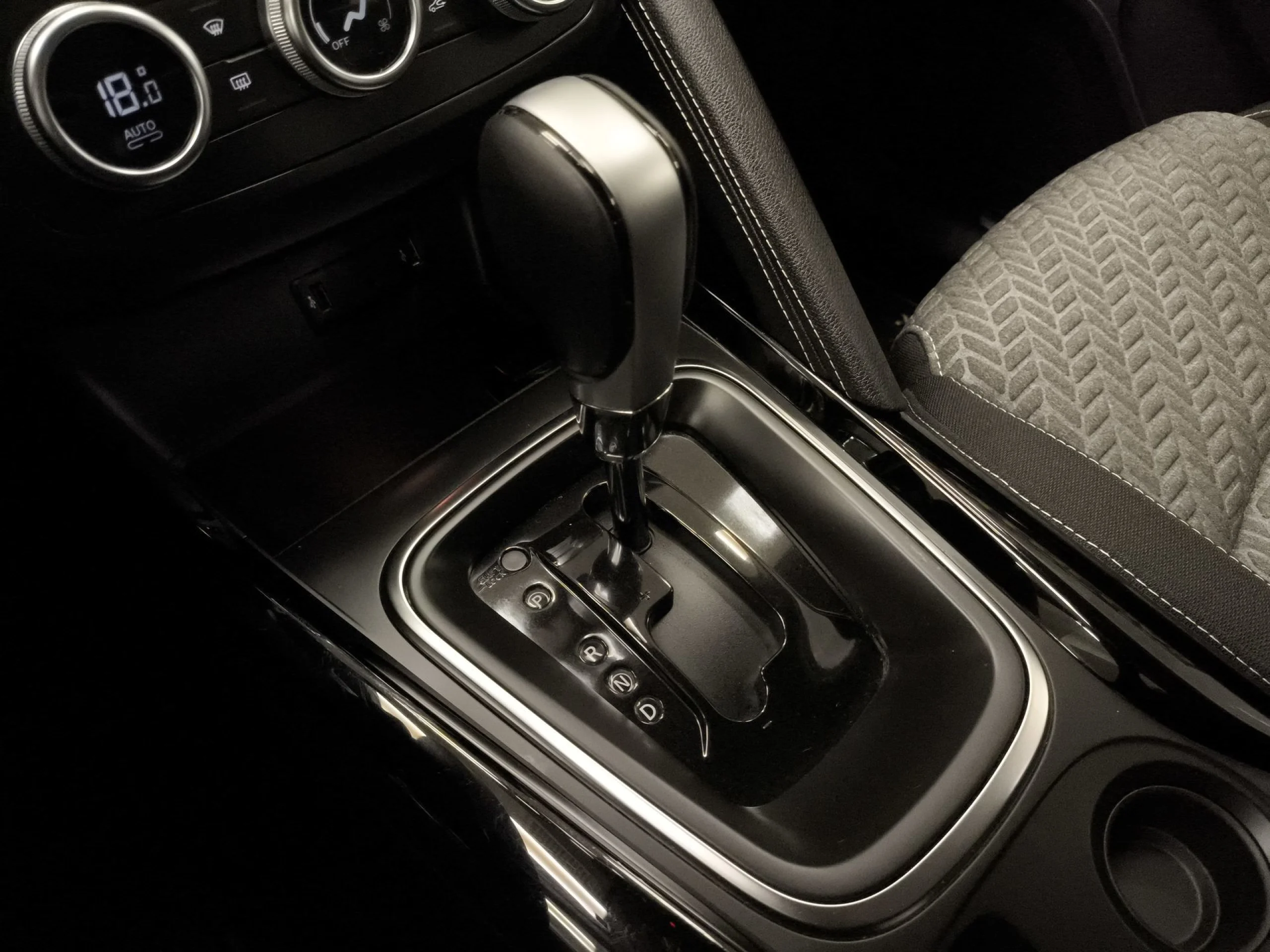 Renault Kadjar Limited GPF TCe 103 kW (140 CV) EDC - Foto 19