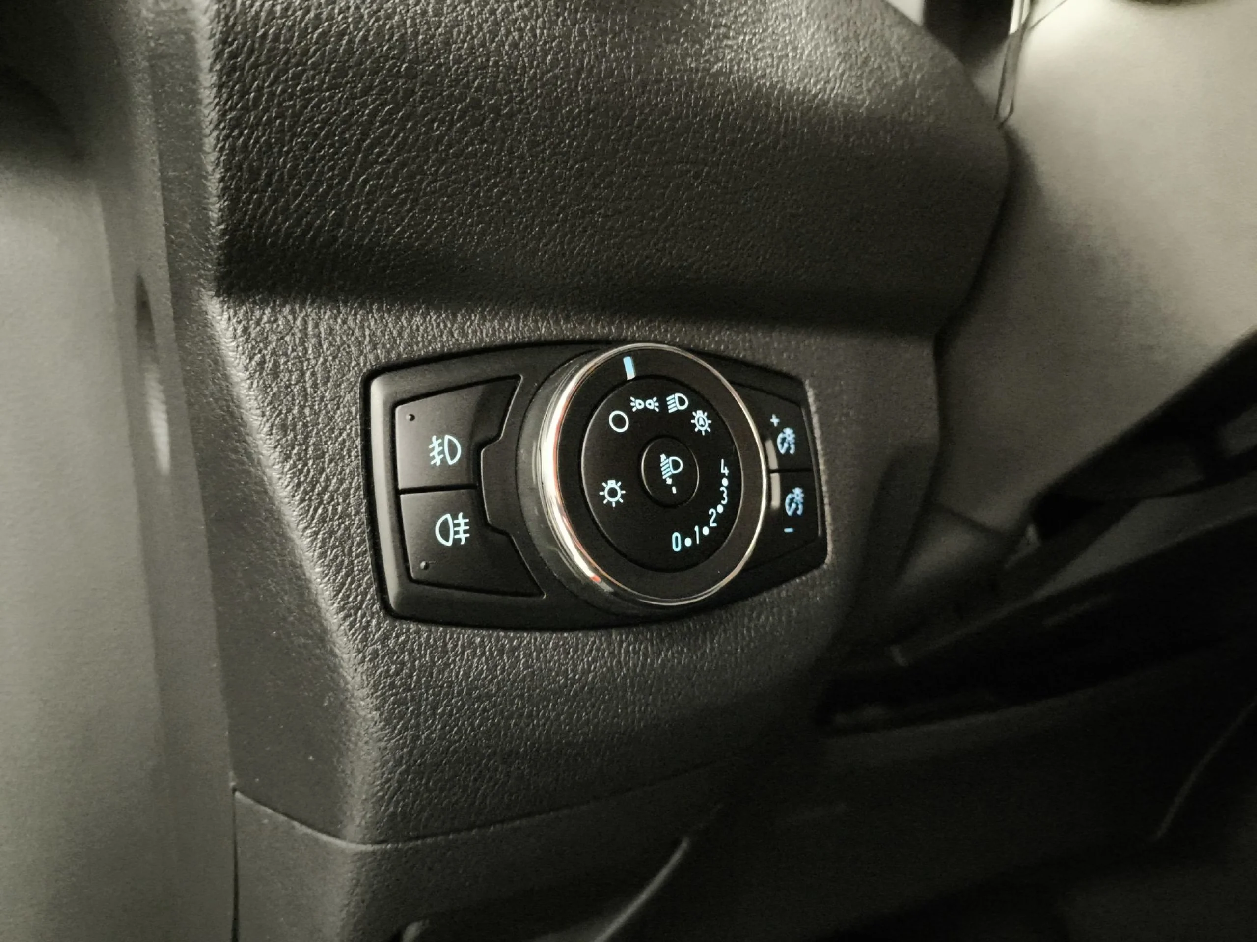 Ford Tourneo Courier 1.0 EcoBoost Titanium 74 kW (100 CV) - Foto 12
