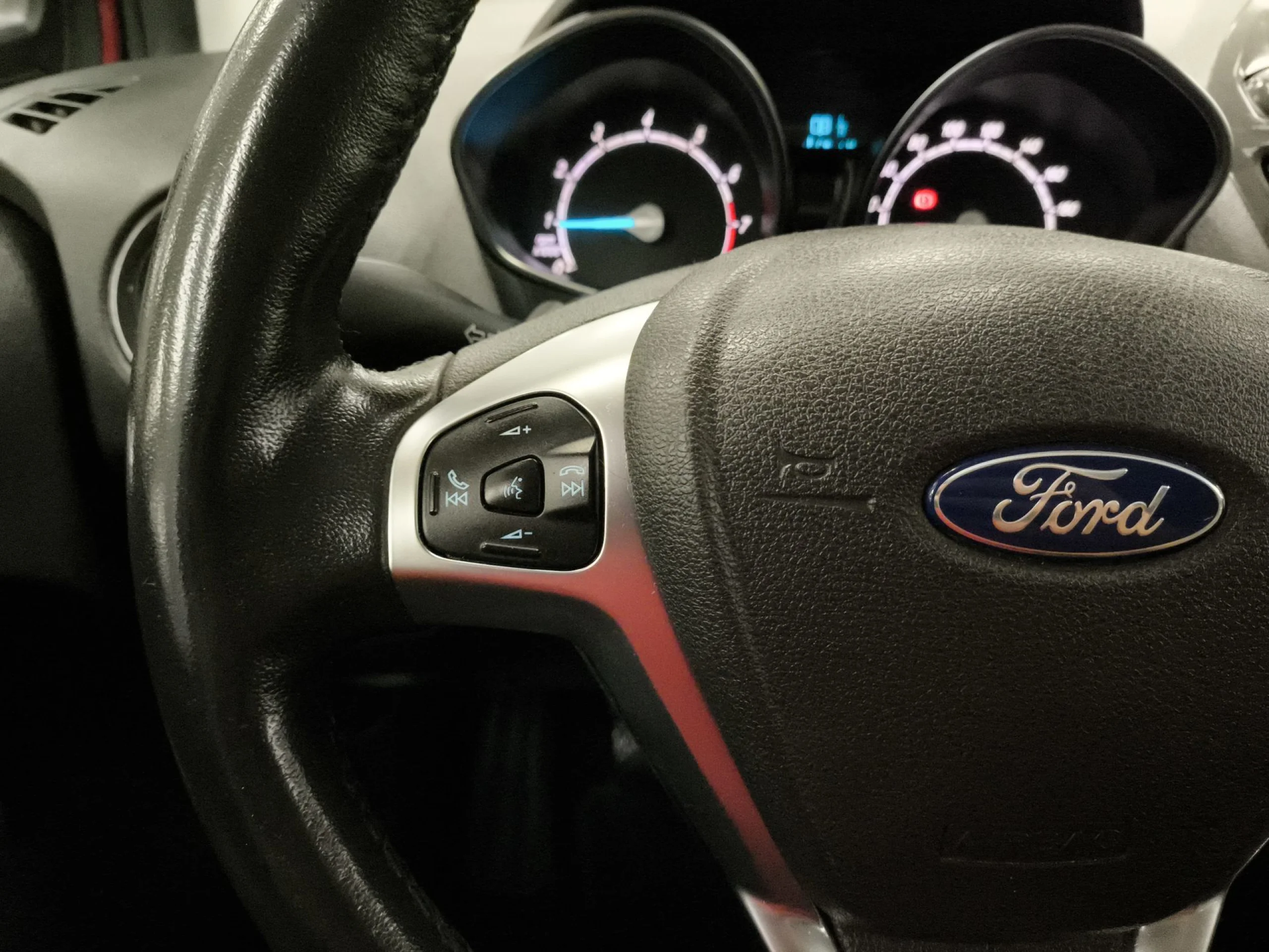 Ford Tourneo Courier 1.0 EcoBoost Titanium 74 kW (100 CV) - Foto 14