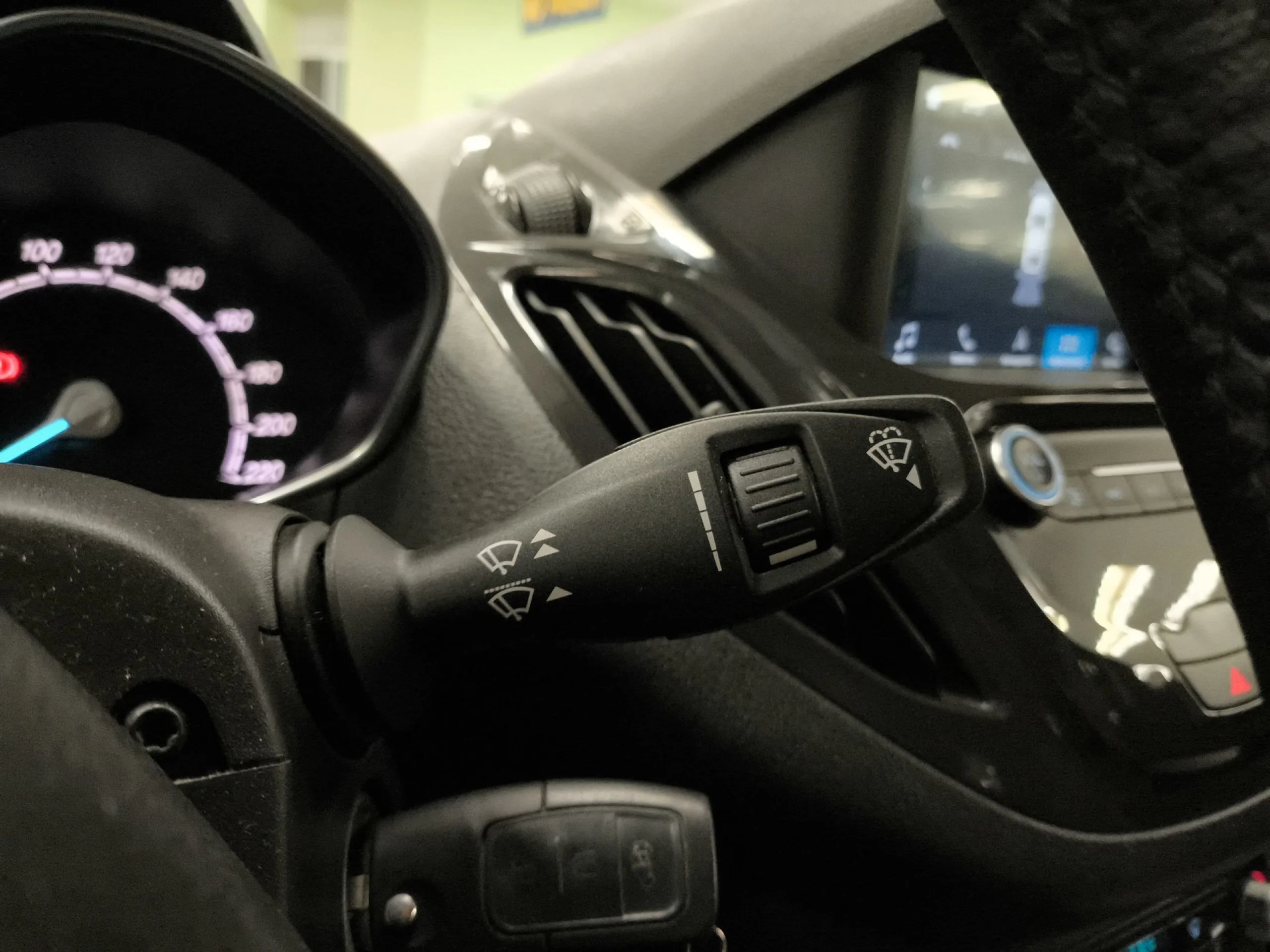 Ford Tourneo Courier 1.0 EcoBoost Titanium 74 kW (100 CV) - Foto 17