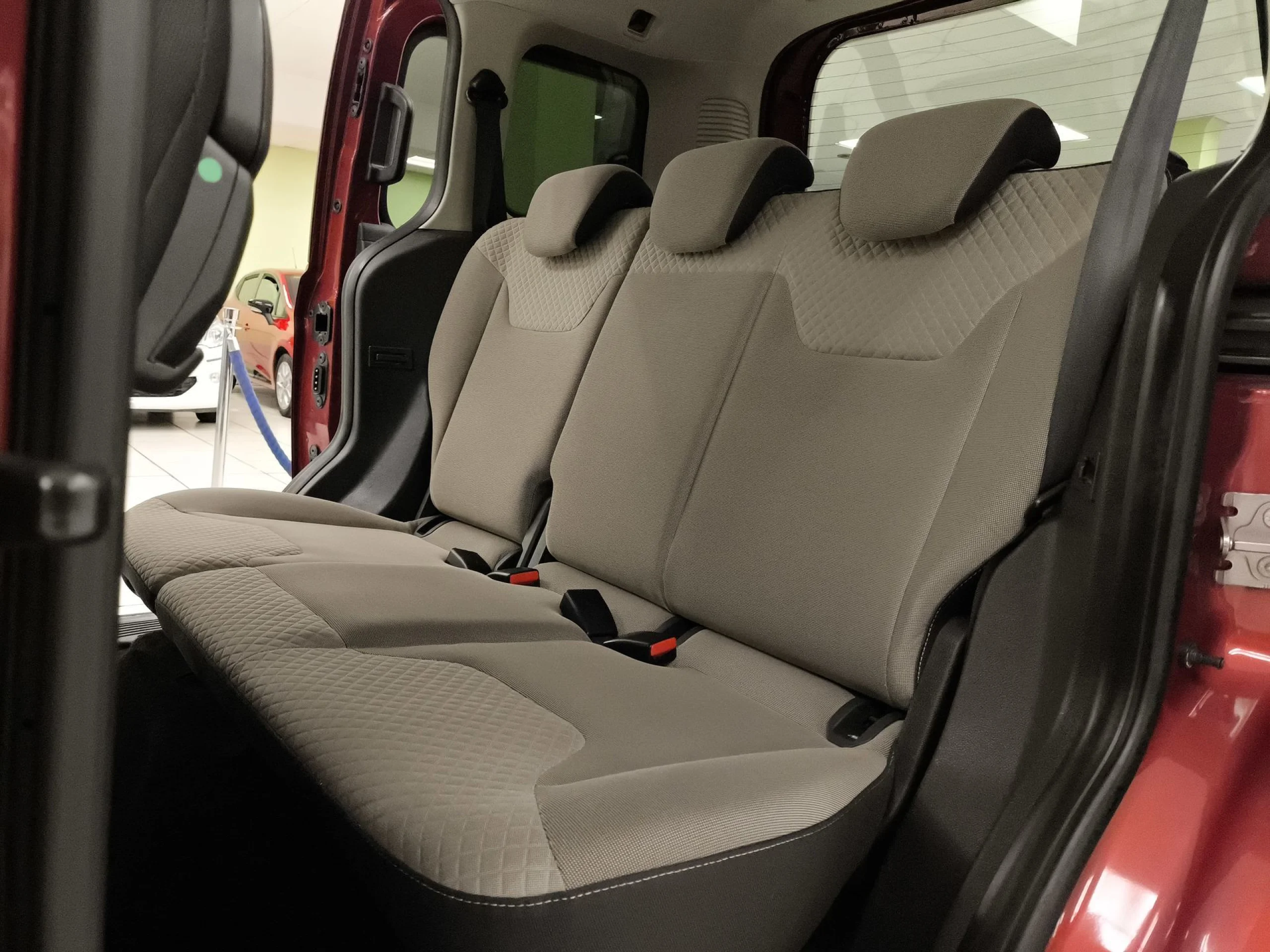 Ford Tourneo Courier 1.0 EcoBoost Titanium 74 kW (100 CV) - Foto 26