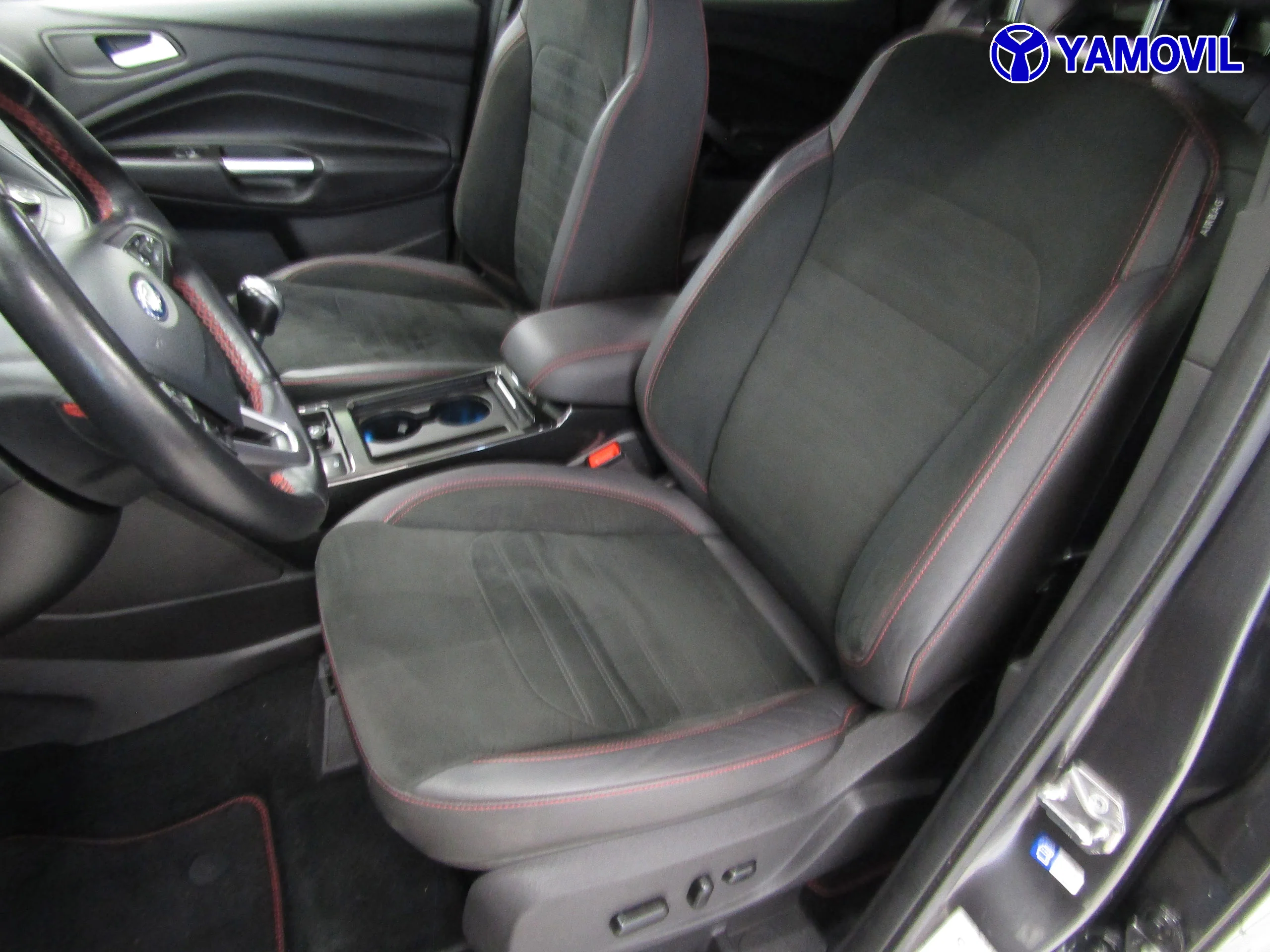Ford Kuga 2.0 TDCI 4X2 ASS ST-LINE  5P - Foto 13