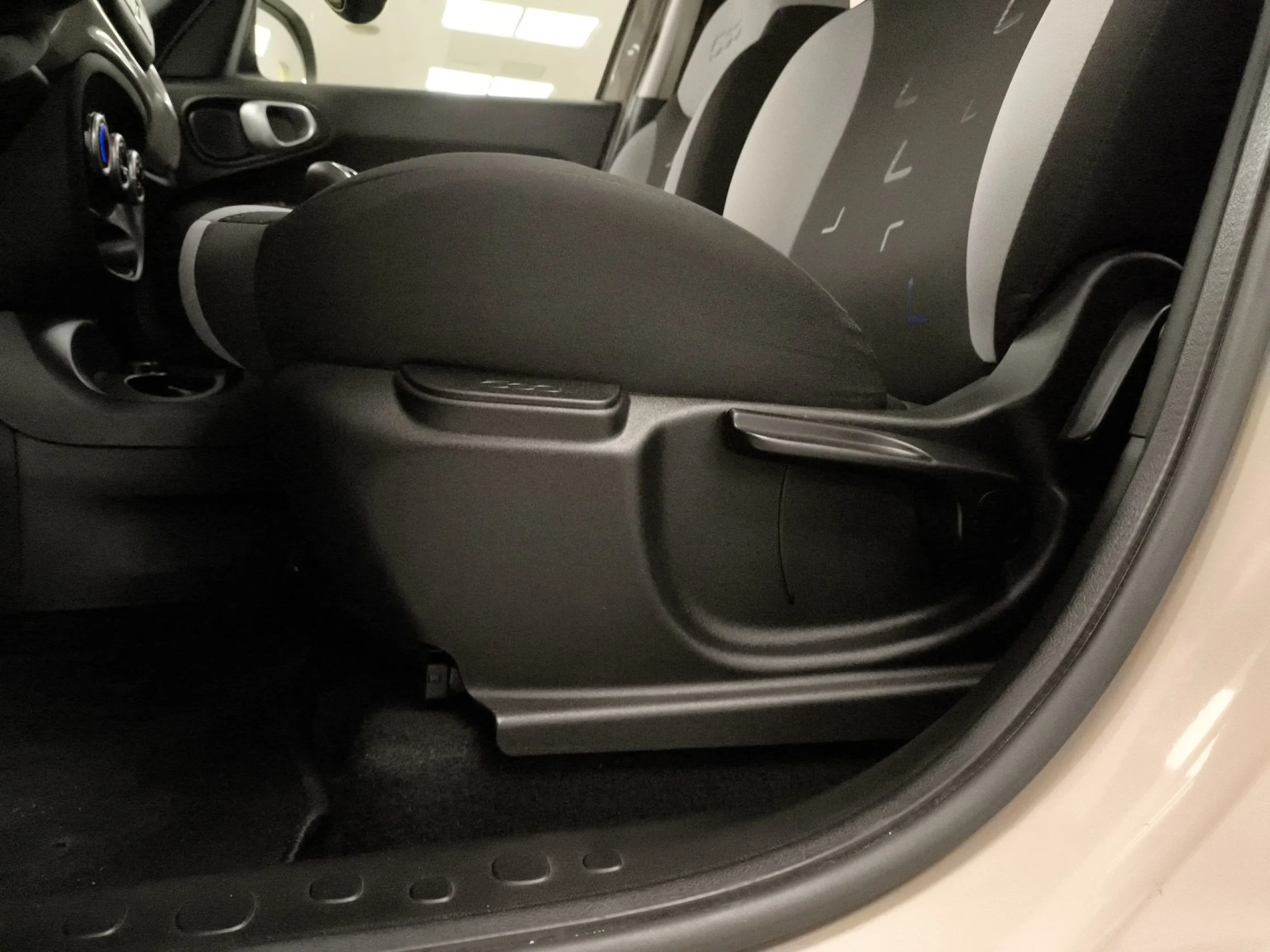 Fiat 500L 1.4 Lounge 70 kW (95 CV) - Foto 9