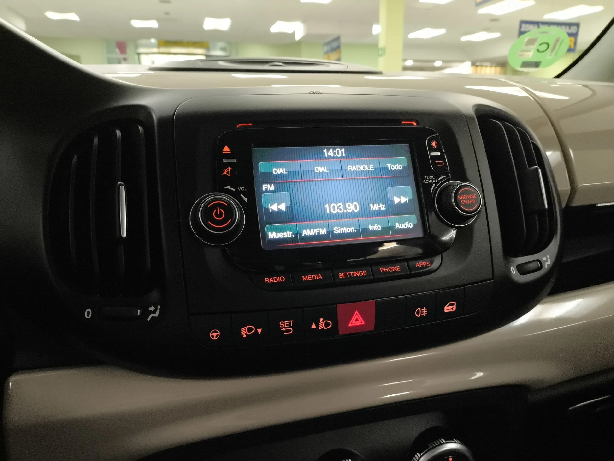 Fiat 500L 1.4 Lounge 70 kW (95 CV) - Foto 13