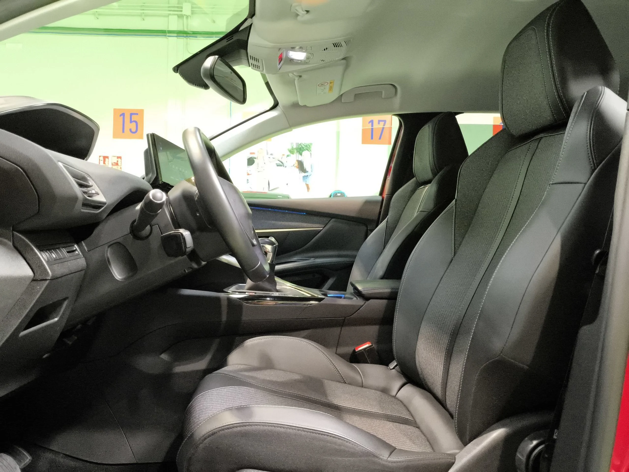 Peugeot 3008 BlueHDi 130 SANDS Allure Pack 96 kW (130 CV) - Foto 8