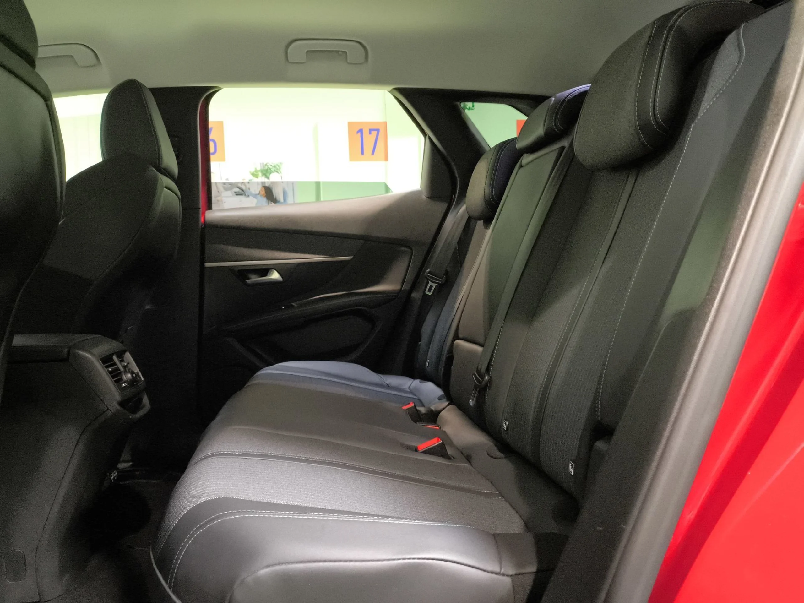 Peugeot 3008 BlueHDi 130 SANDS Allure Pack 96 kW (130 CV) - Foto 19