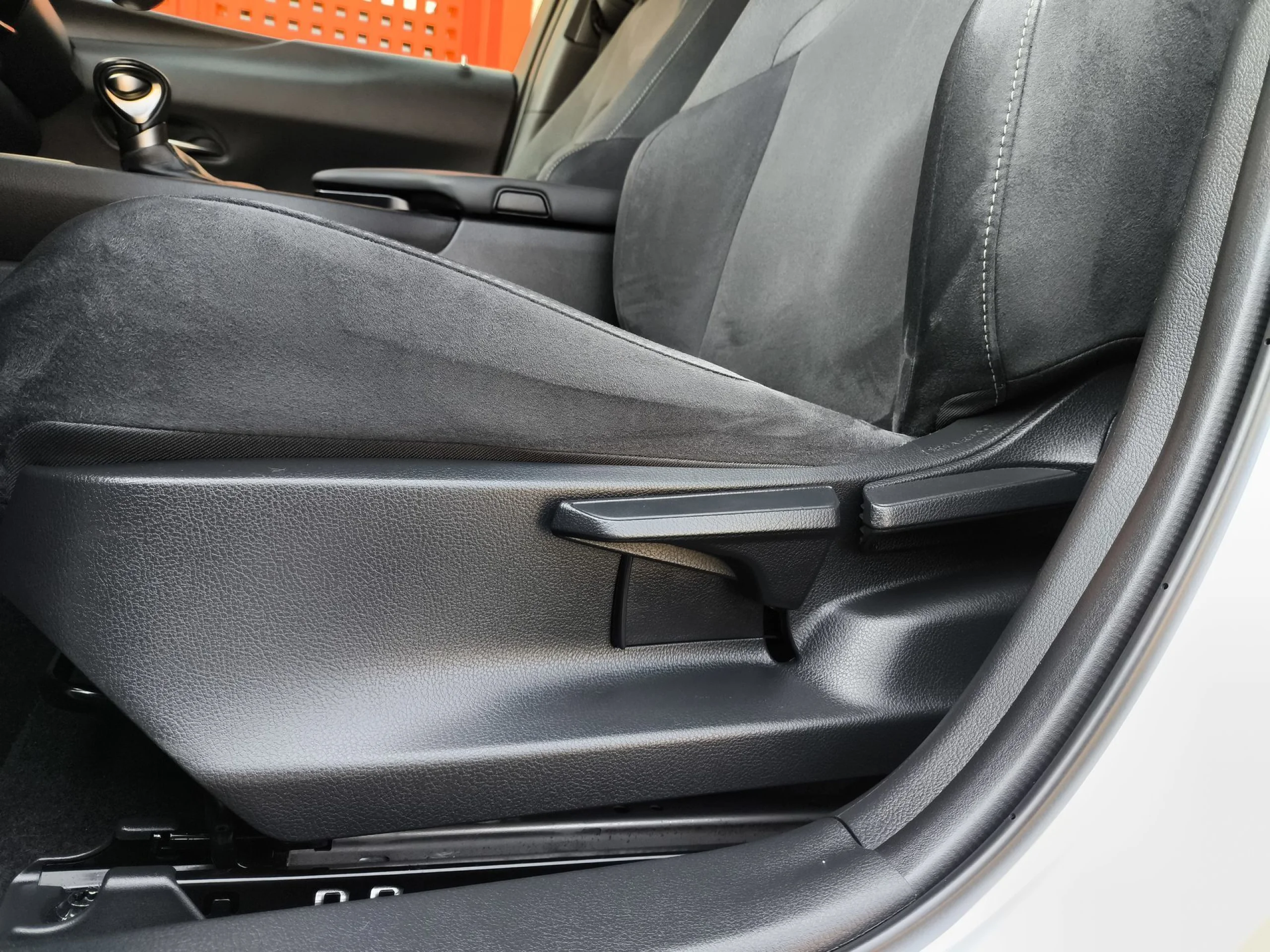 Lexus Ux 250h Business 2WD 135 kW (184 CV) - Foto 9
