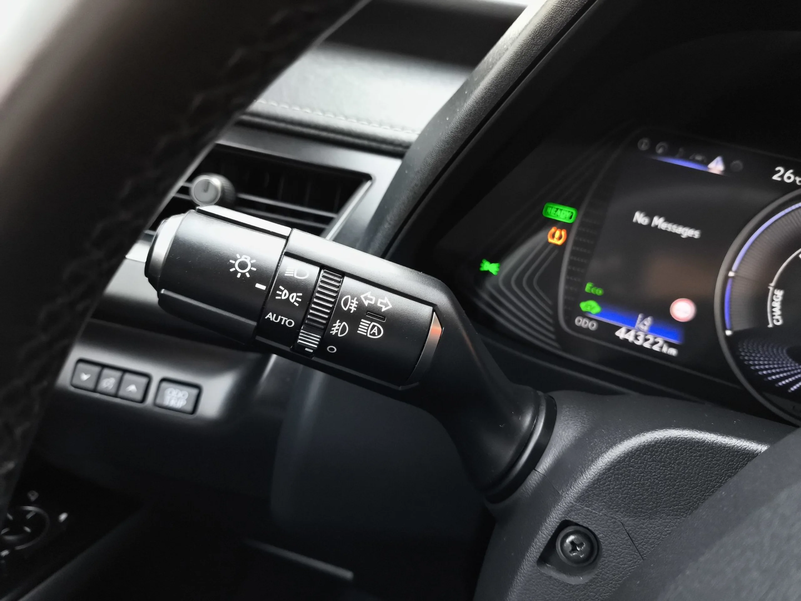 Lexus Ux 250h Business 2WD 135 kW (184 CV) - Foto 15
