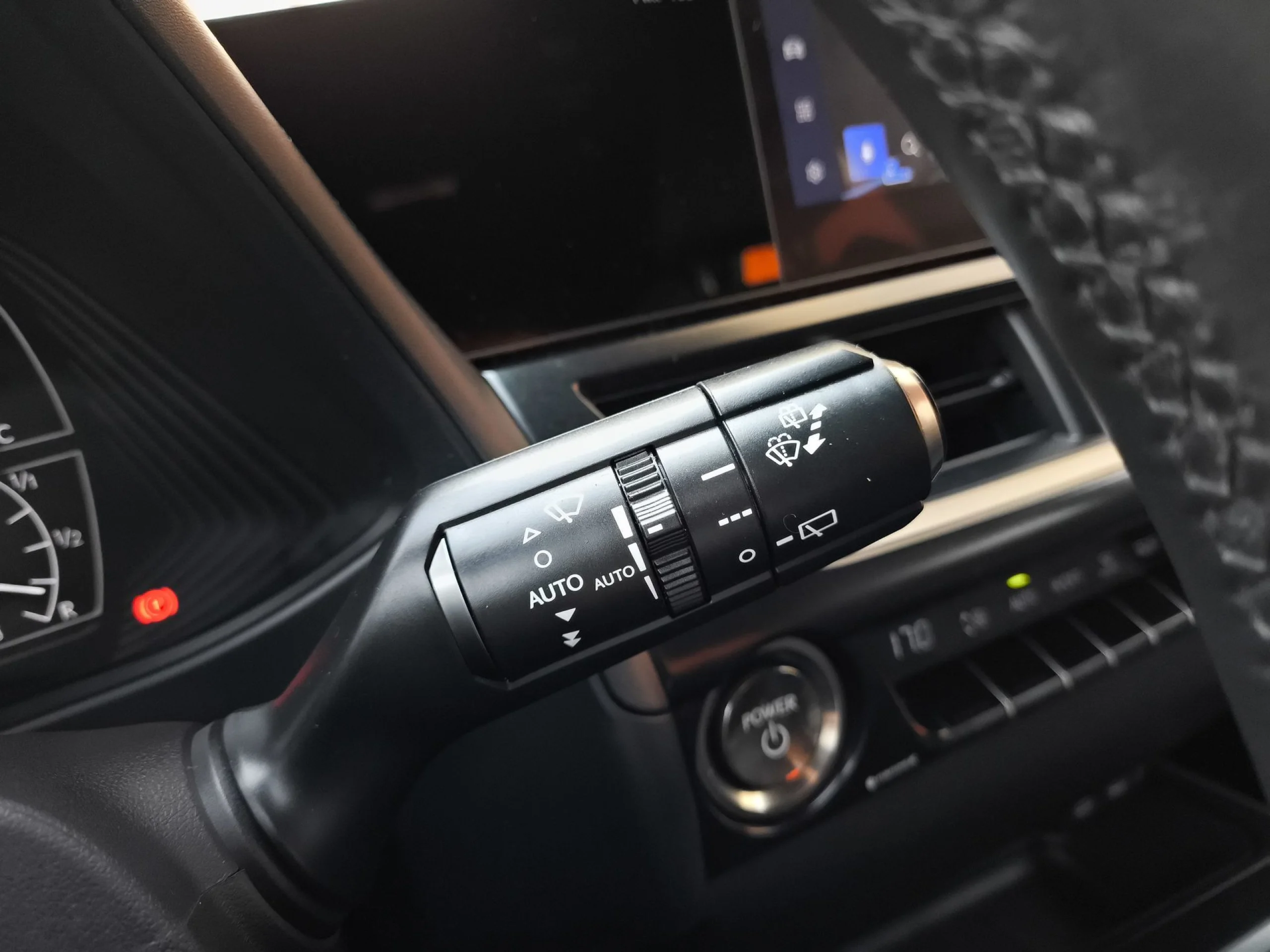 Lexus Ux 250h Business 2WD 135 kW (184 CV) - Foto 16