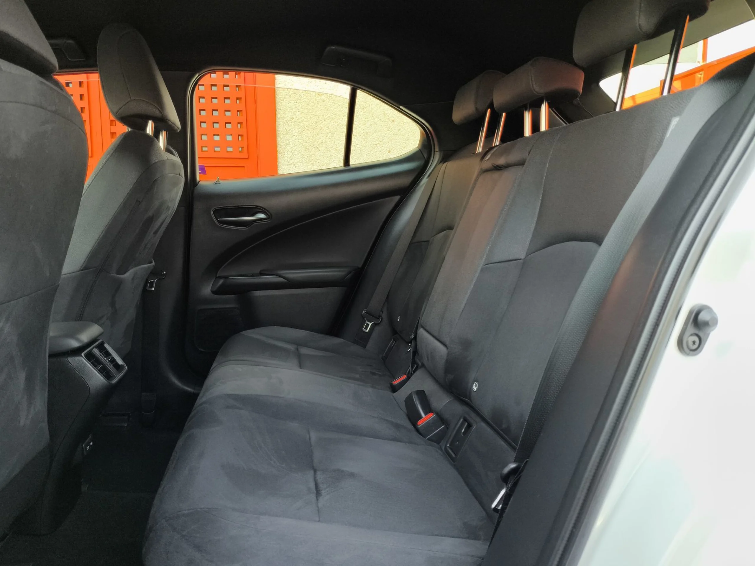 Lexus Ux 250h Business 2WD 135 kW (184 CV) - Foto 24