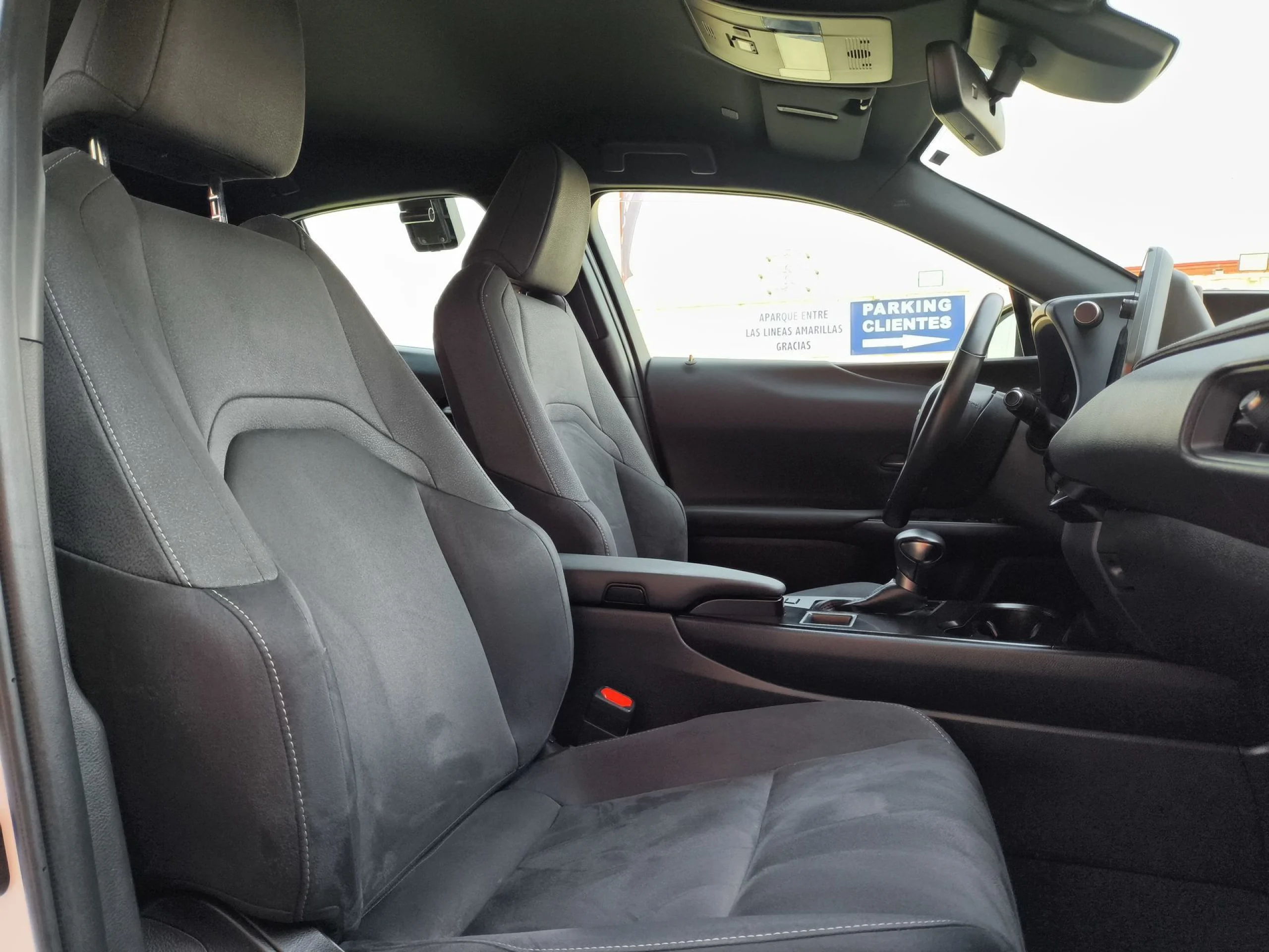 Lexus Ux 250h Business 2WD 135 kW (184 CV) - Foto 28