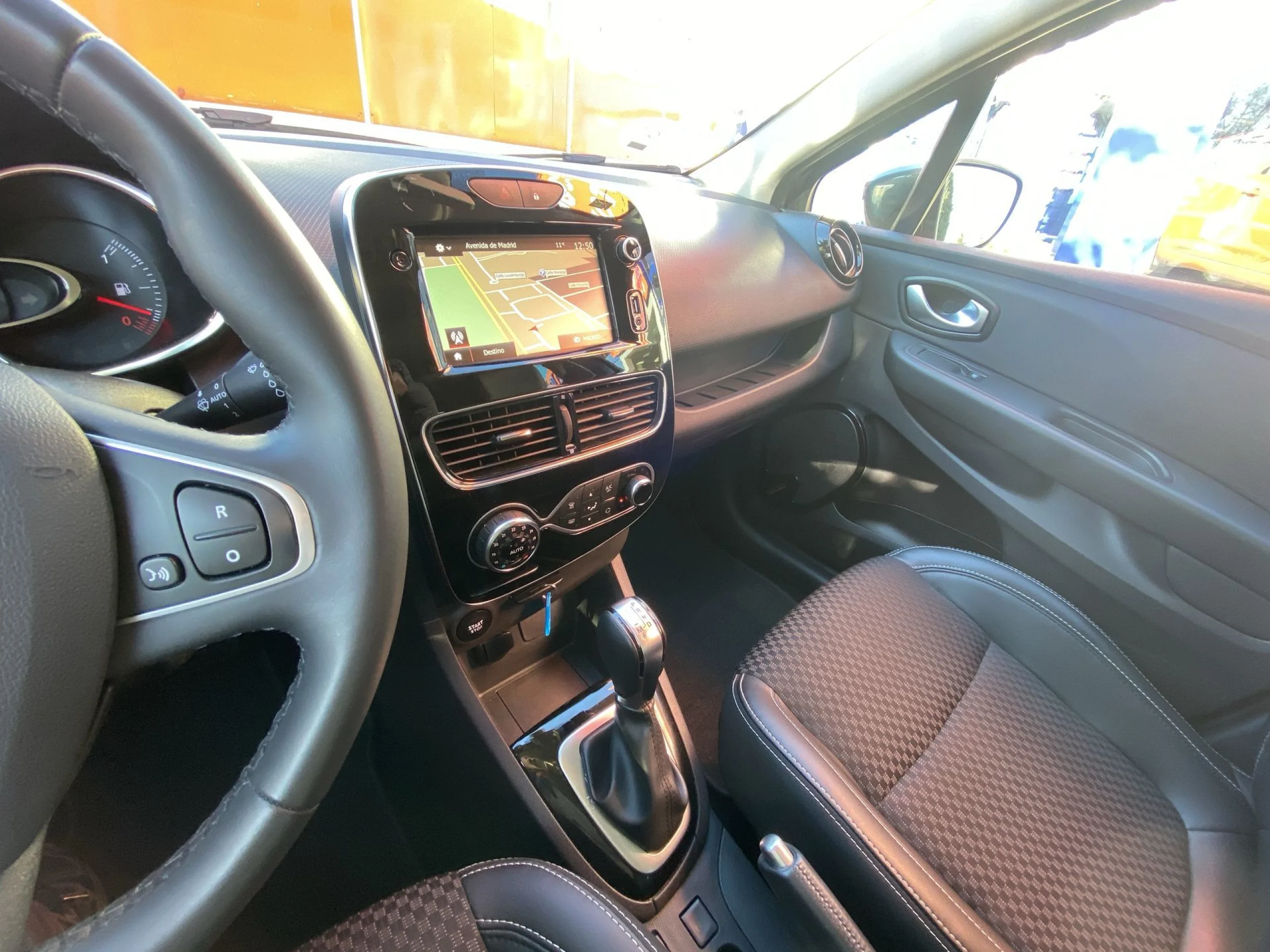 Renault Clio Zen dCi 66 kW (90 CV) EDC - Foto 18