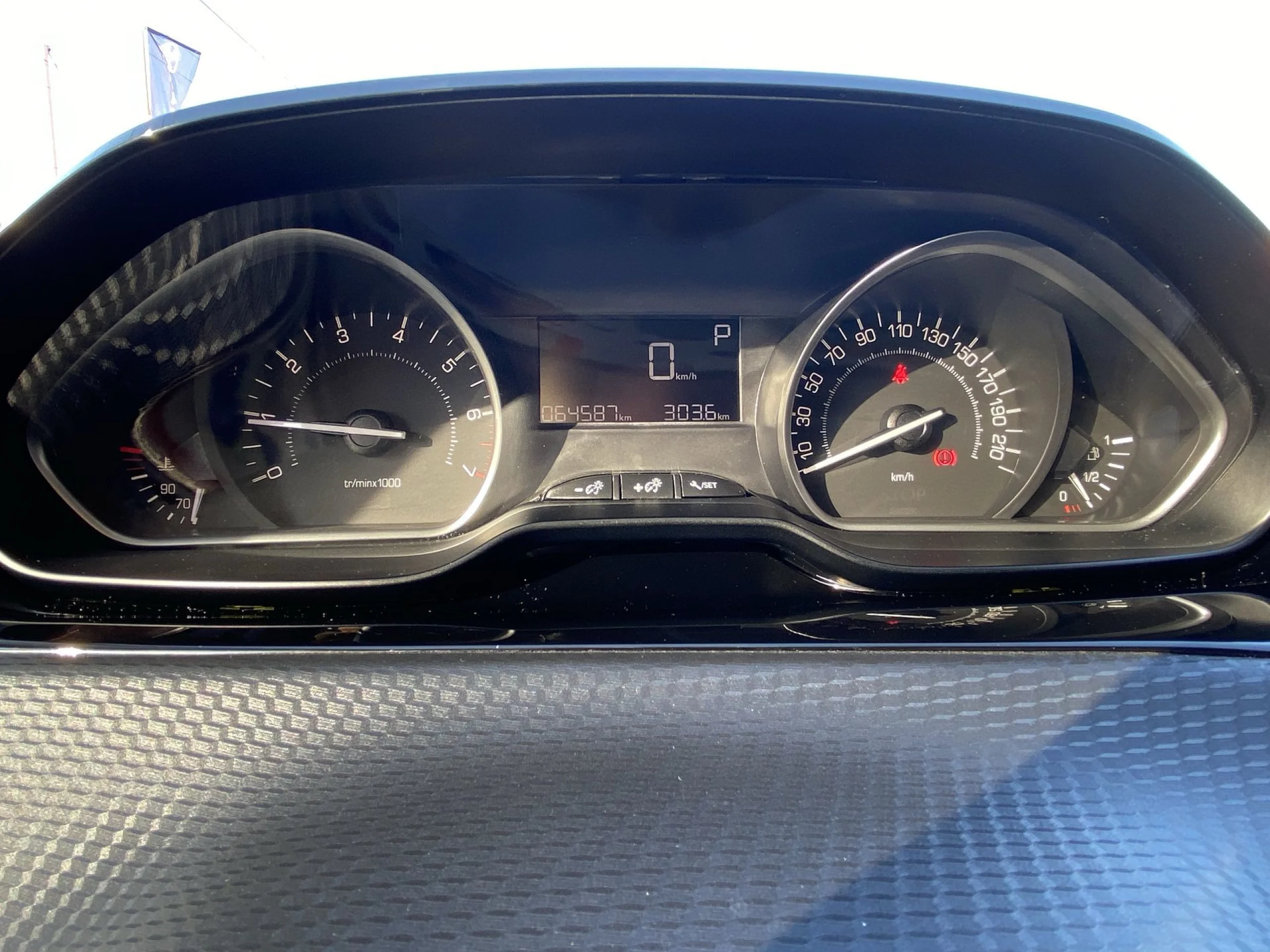 Peugeot 2008 PureTech Signature EAT6 96 kW (130 CV) - Foto 12