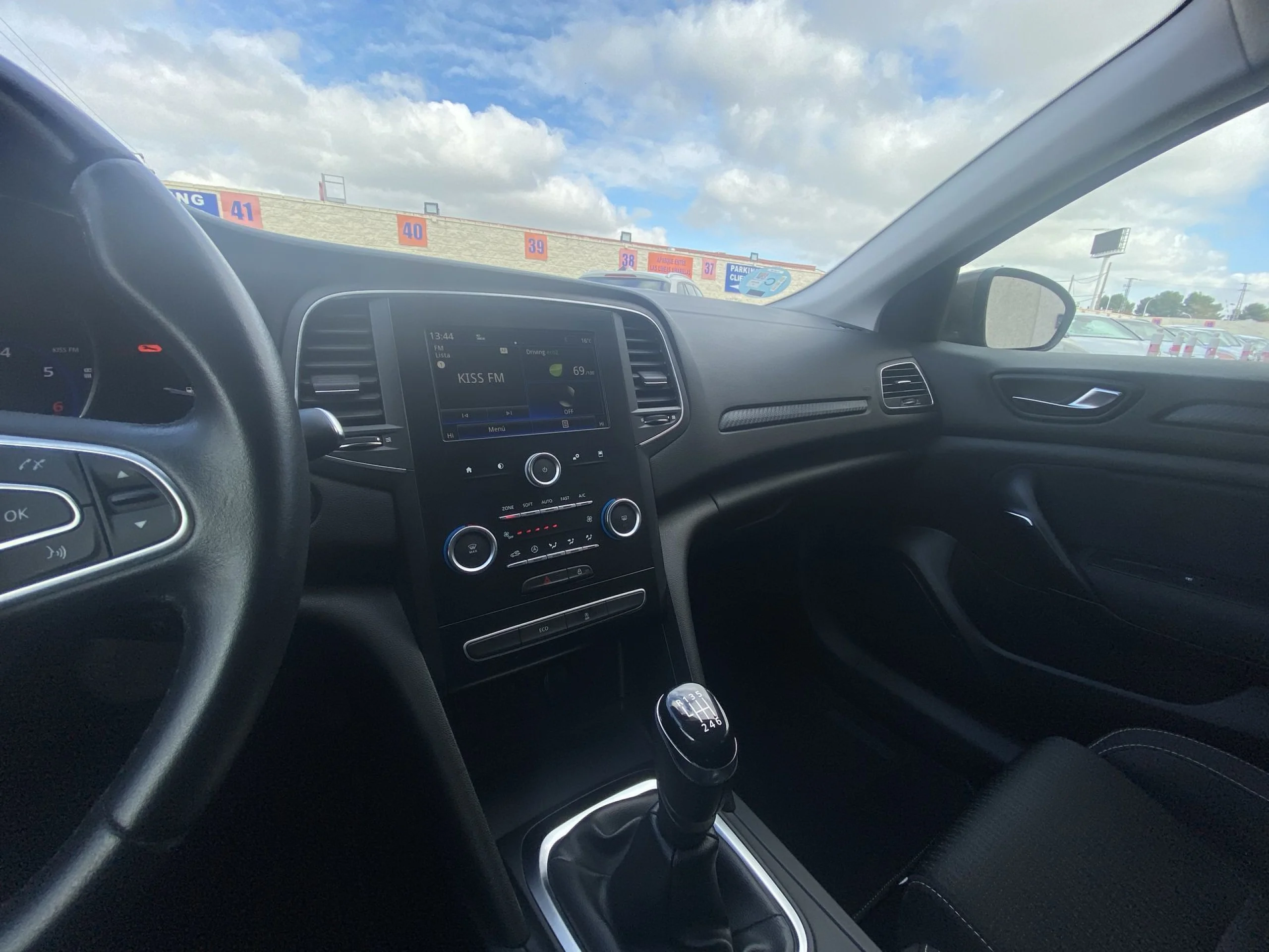 Renault Megane Tech Road Energy TCe 97 kW (130 CV) - Foto 17