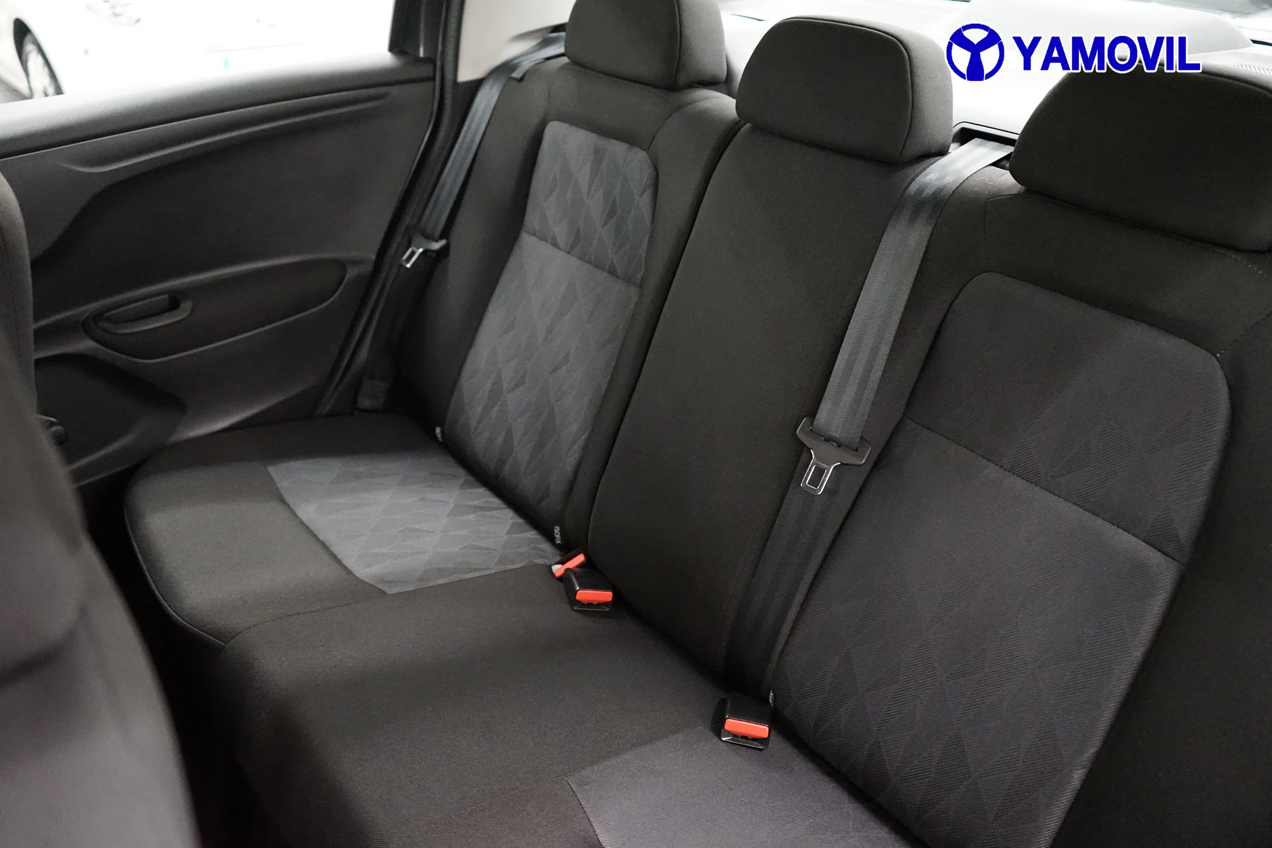 Citroen C-Elysee 1.2 PURETECH FEEL 4P - Foto 14
