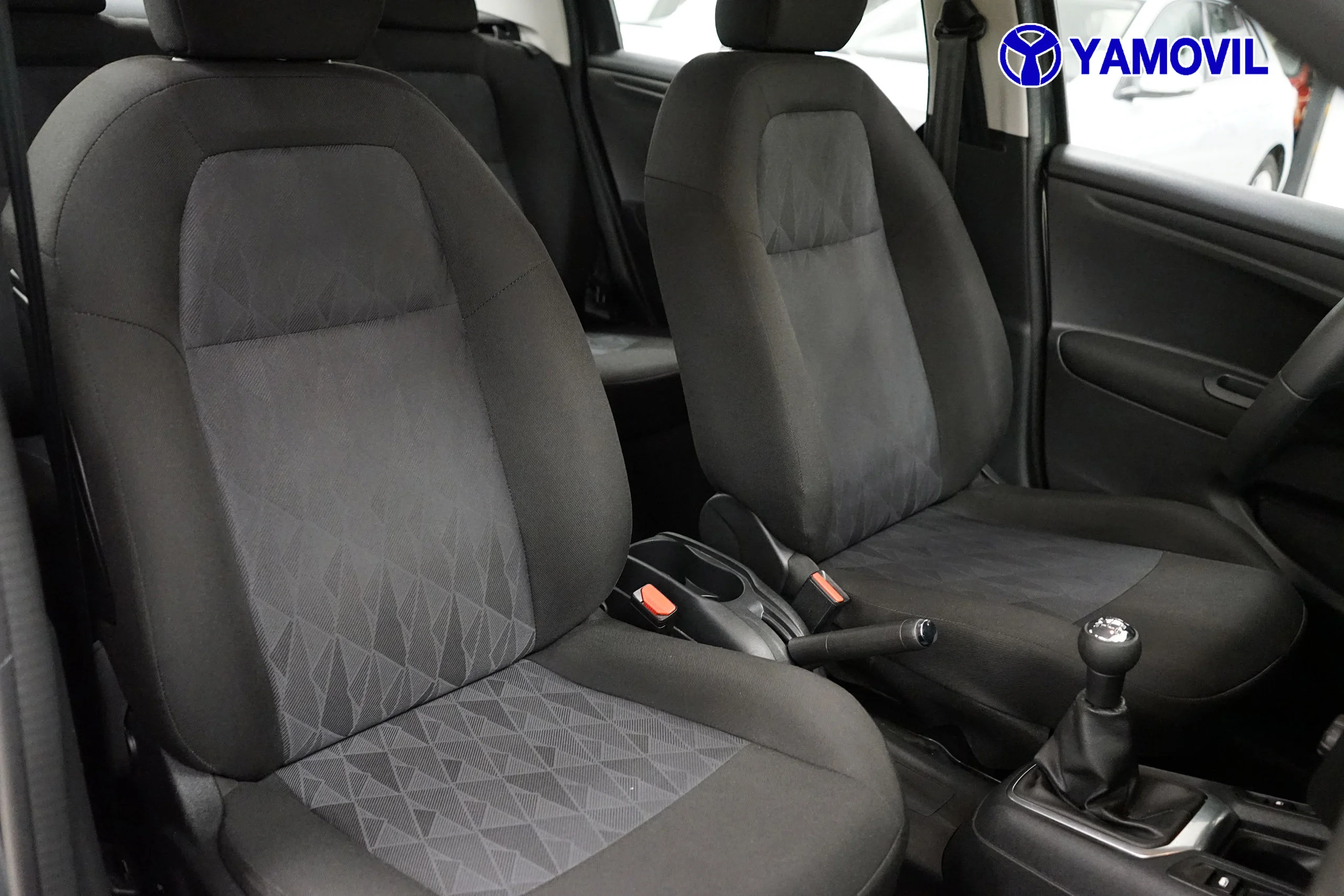 Citroen C-Elysee 1.2 PURETECH FEEL 4P - Foto 15