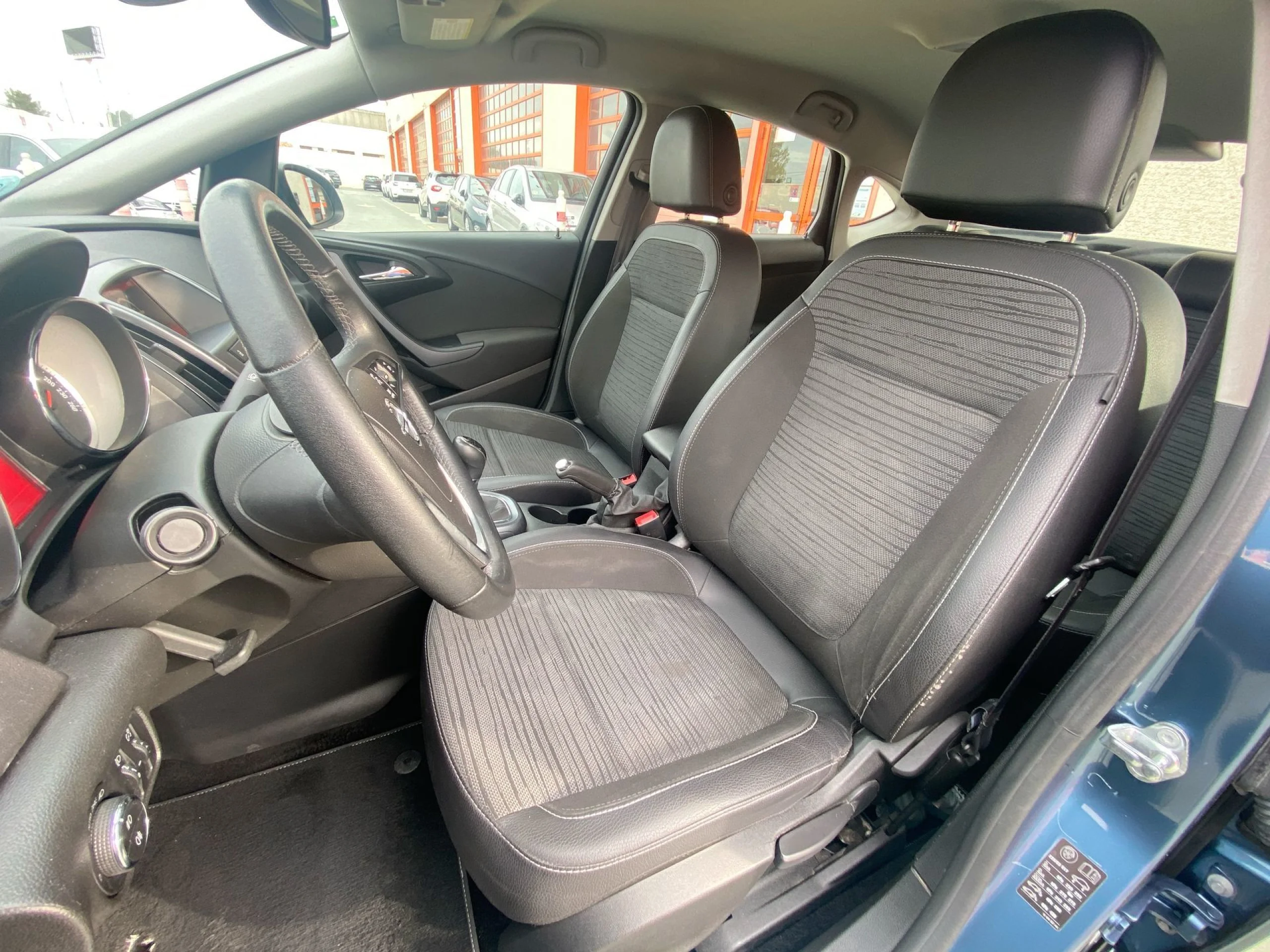 Opel Astra 1.6 CDTI Sedan SANDS Elegance 81 kW (110 CV) - Foto 8