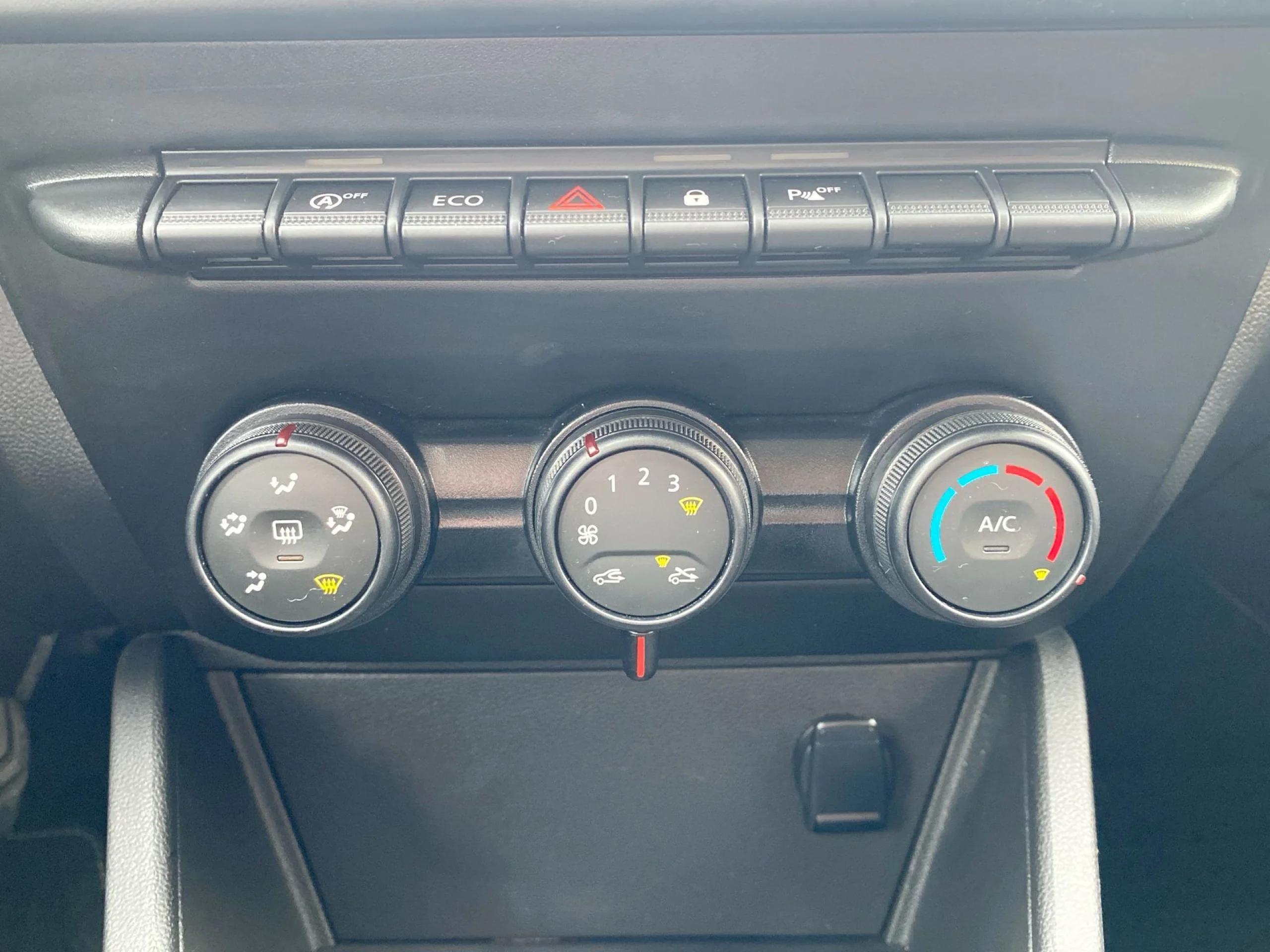 Dacia Duster Essential TCE 96 kW (130 CV) 4X2 GPF - Foto 15