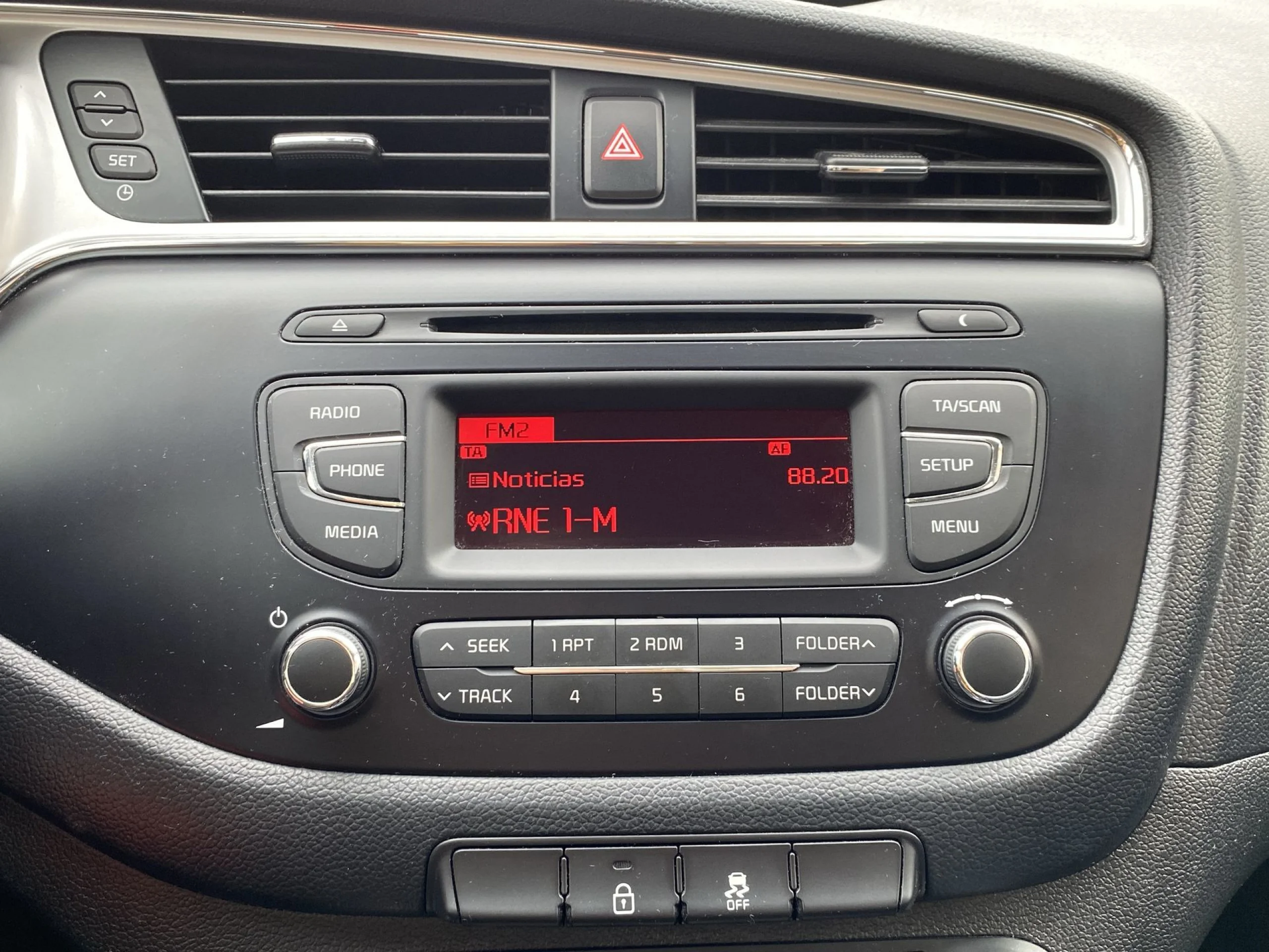 Kia Ceed 1.4 CVVT Concept 74 kW (100 CV) - Foto 13