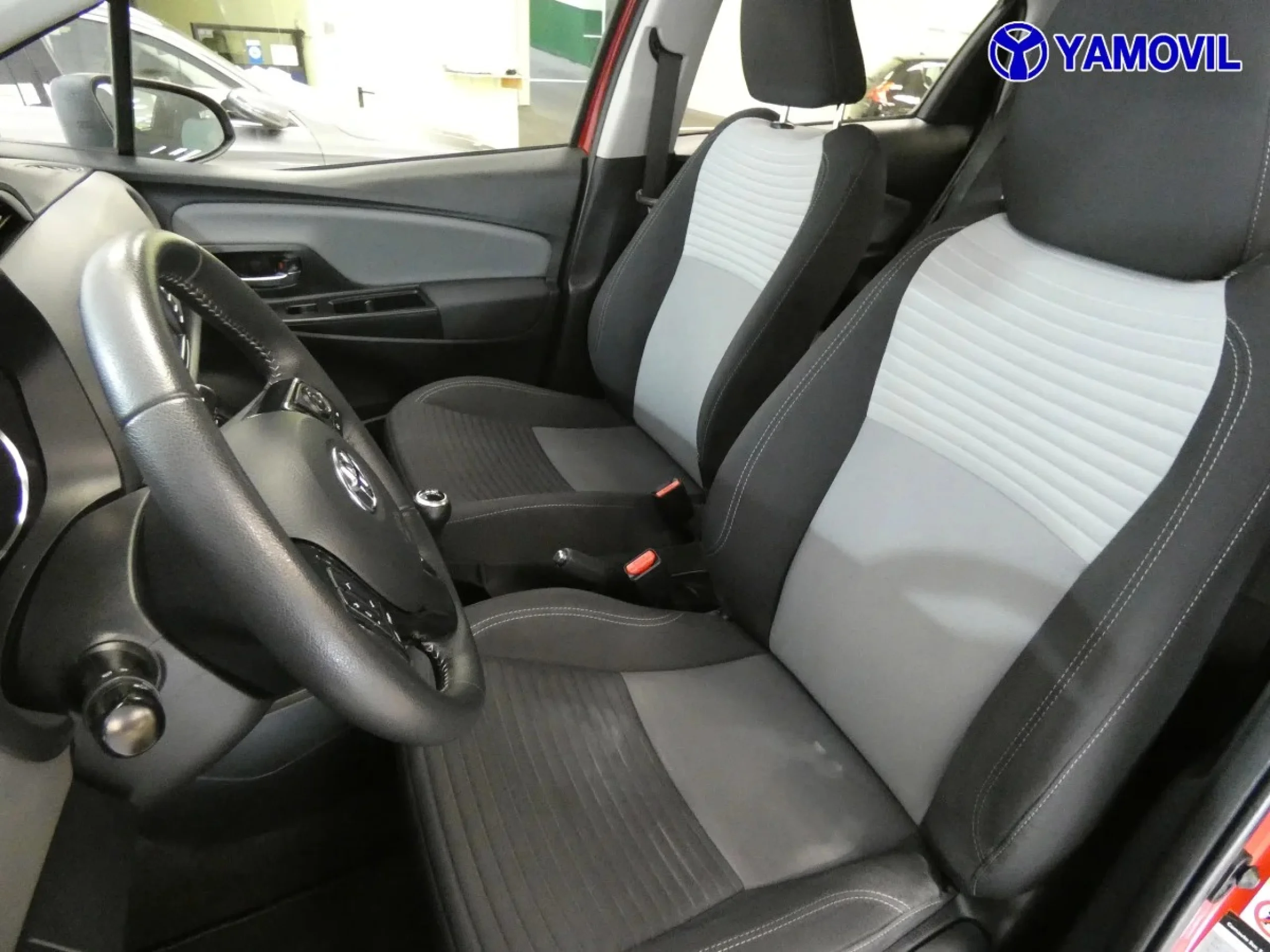 Toyota Yaris 70 Active Tech 51 kW (69 CV) - Foto 13