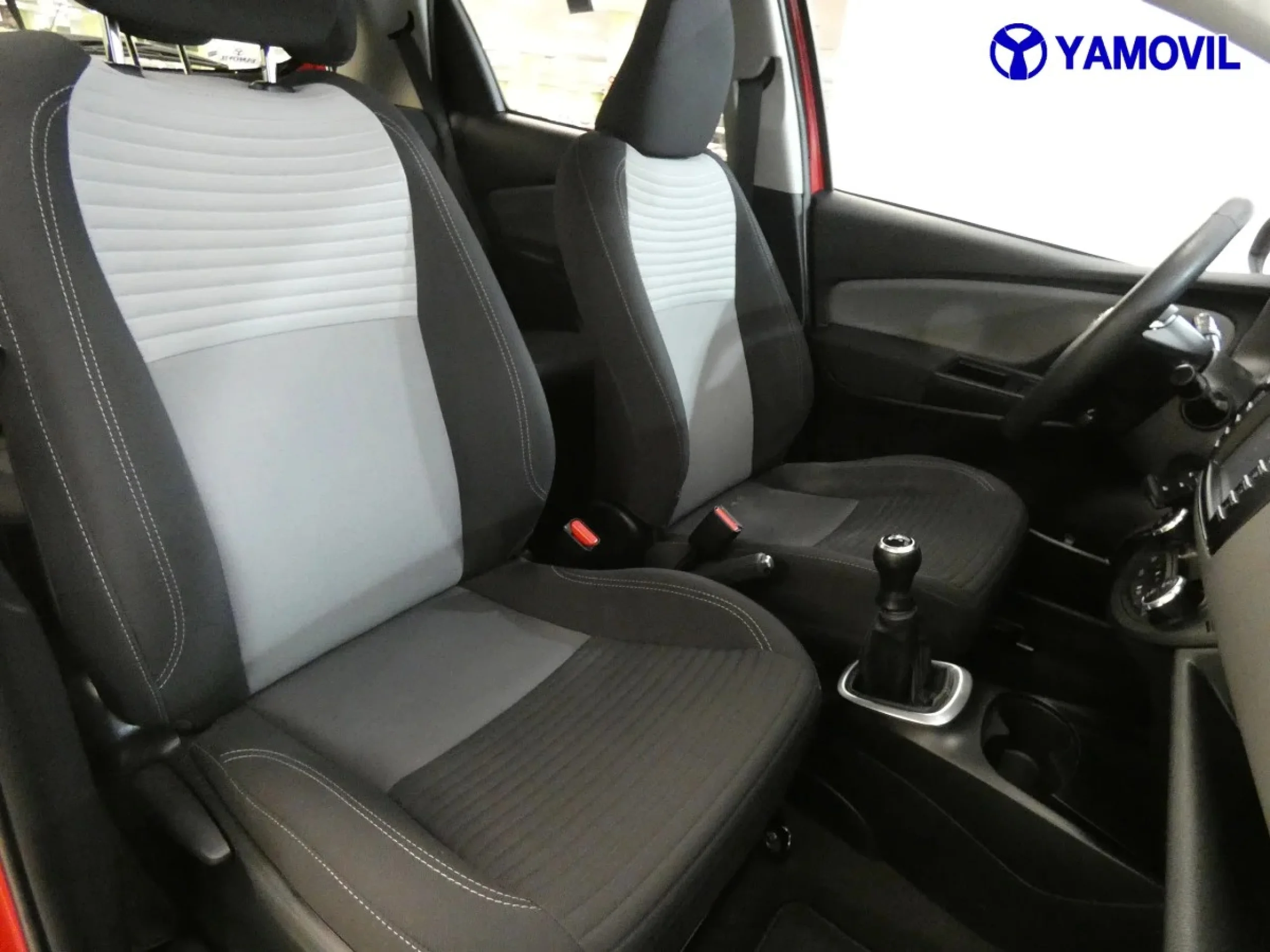 Toyota Yaris 70 Active Tech 51 kW (69 CV) - Foto 15