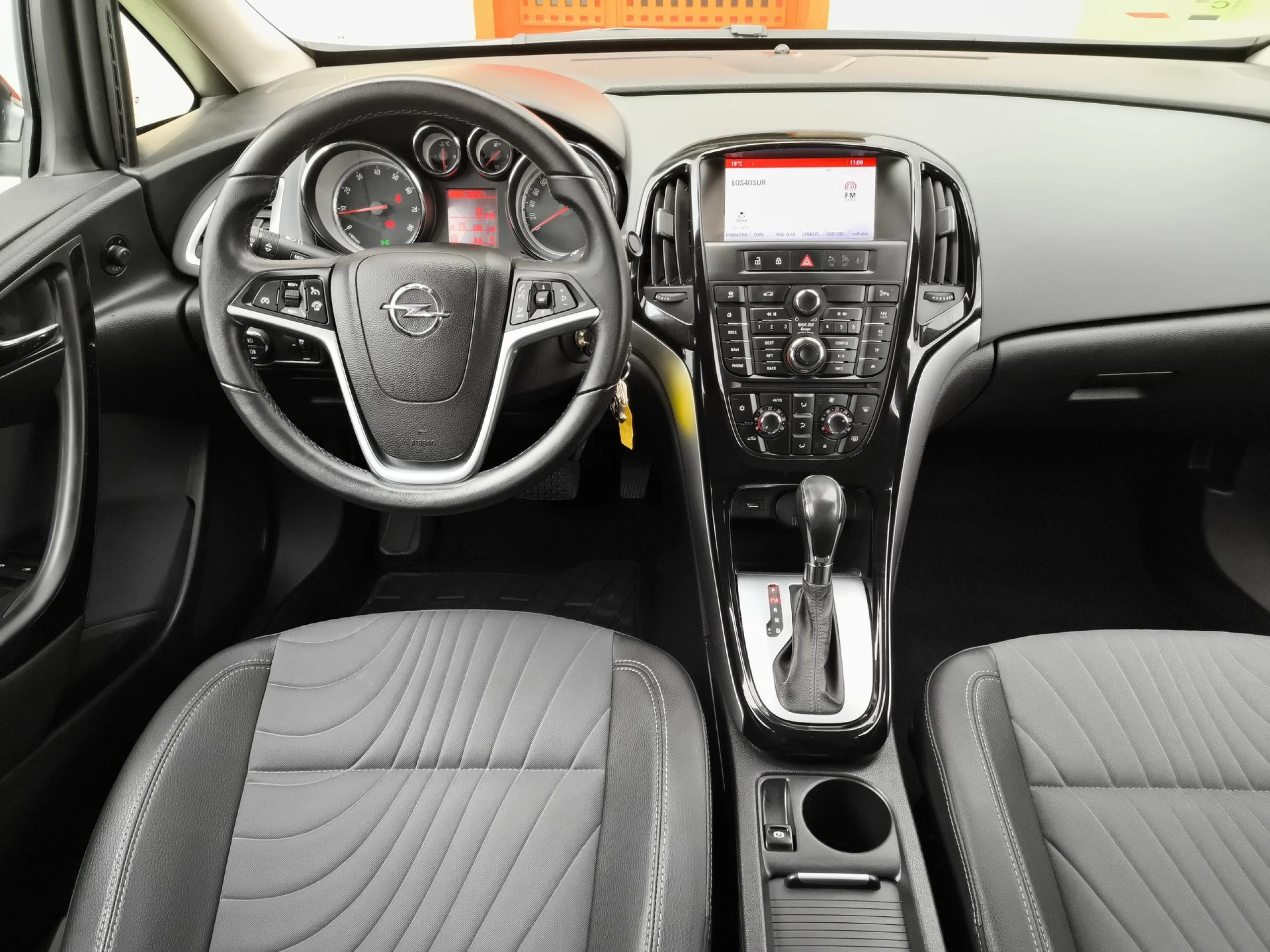 Opel Astra 1.4 Turbo Excellence Auto 103 kW (140 CV) - Foto 17