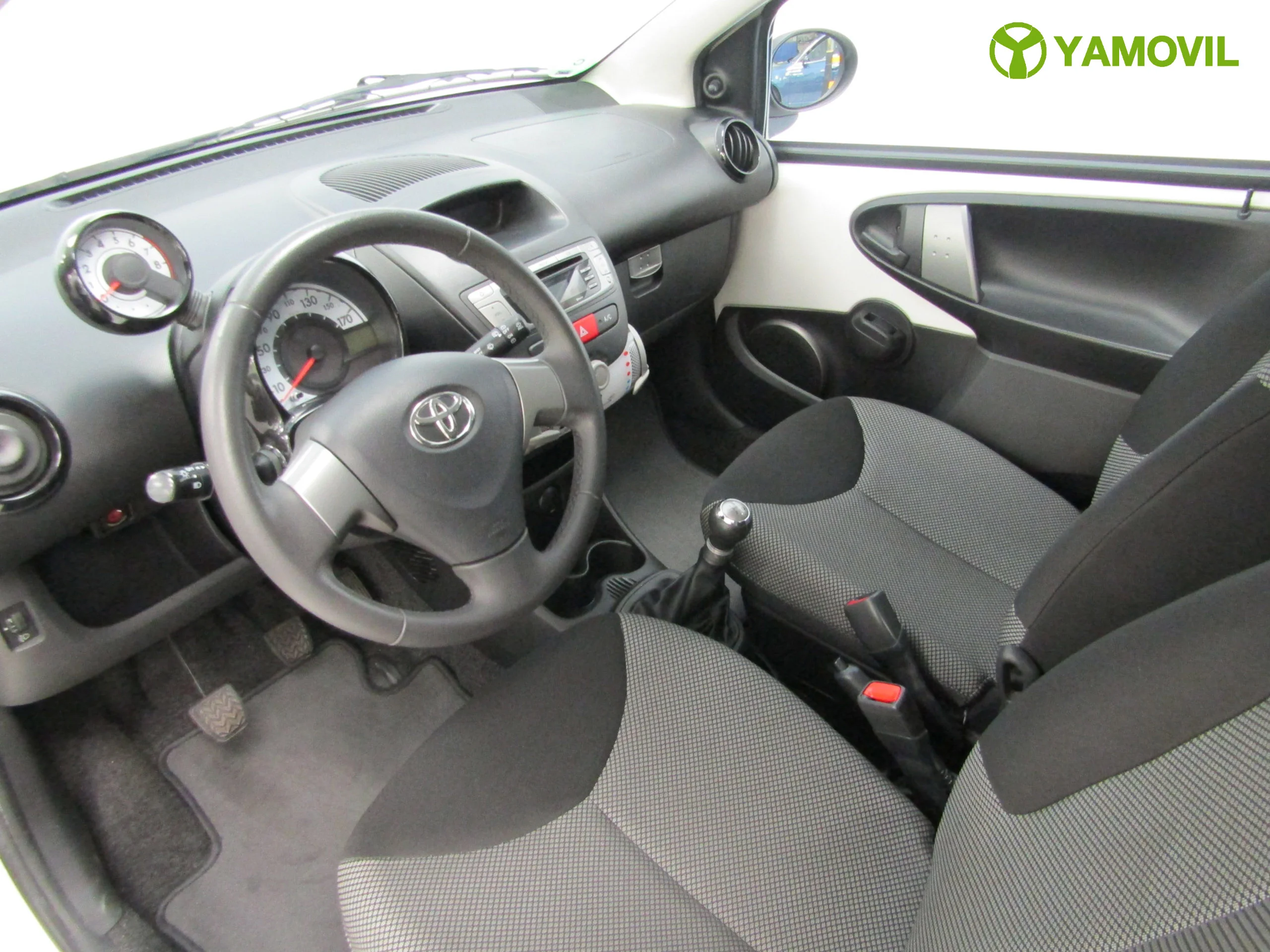 Toyota Aygo 1.0 68CV CITY - Foto 14