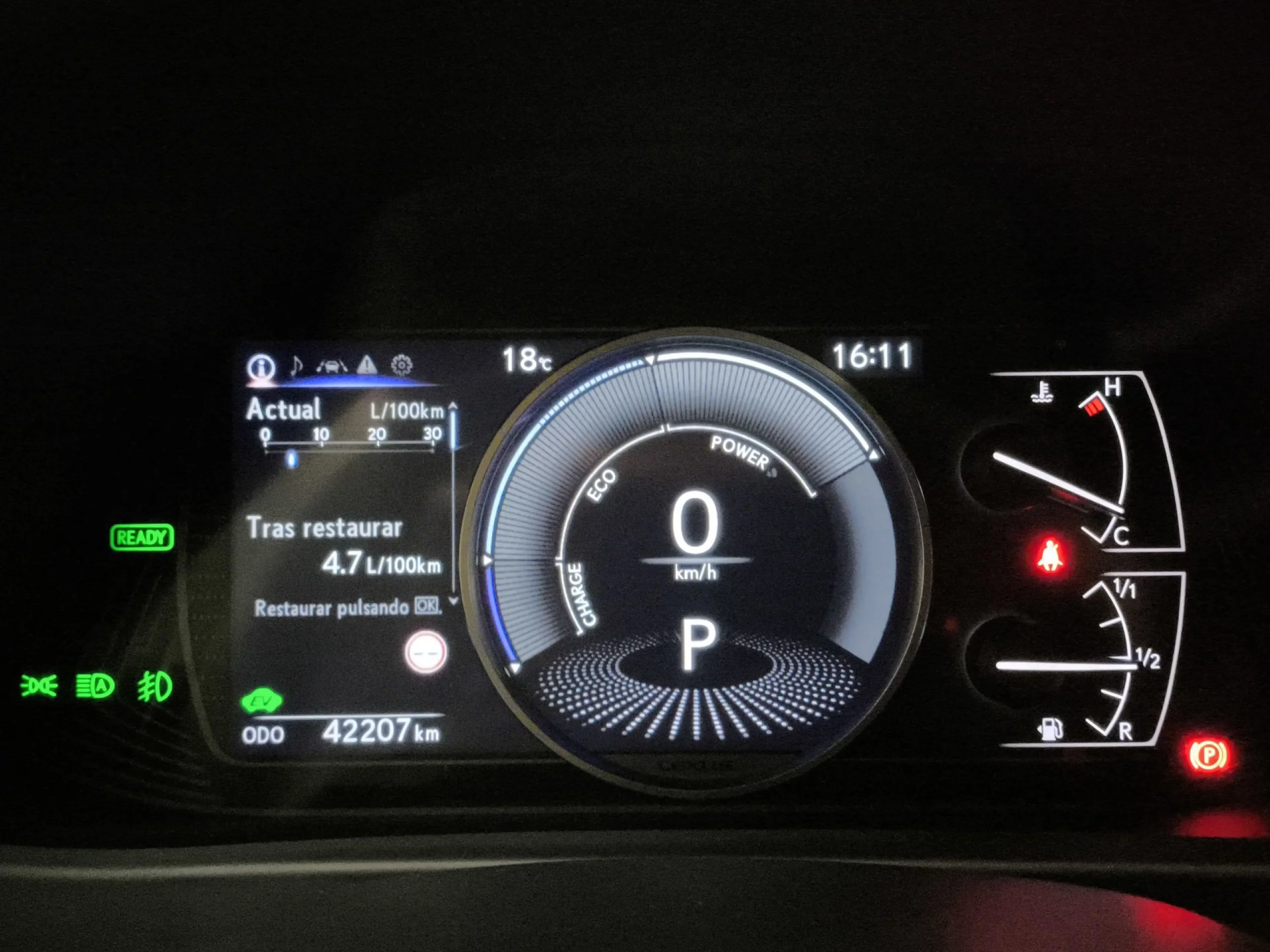 Lexus Ux 250h Business 2WD 135 kW (184 CV) - Foto 12