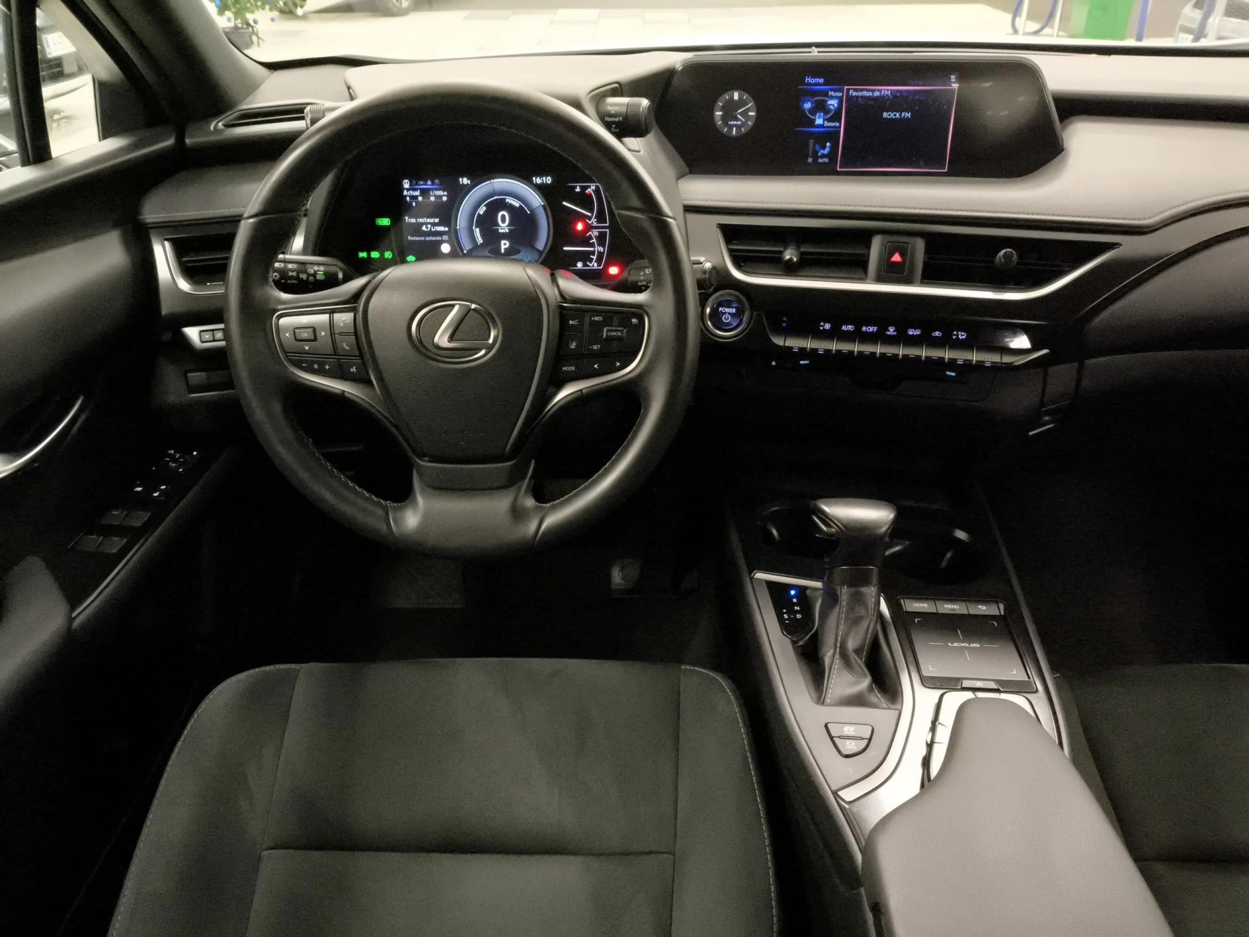 Lexus Ux 250h Business 2WD 135 kW (184 CV) - Foto 17