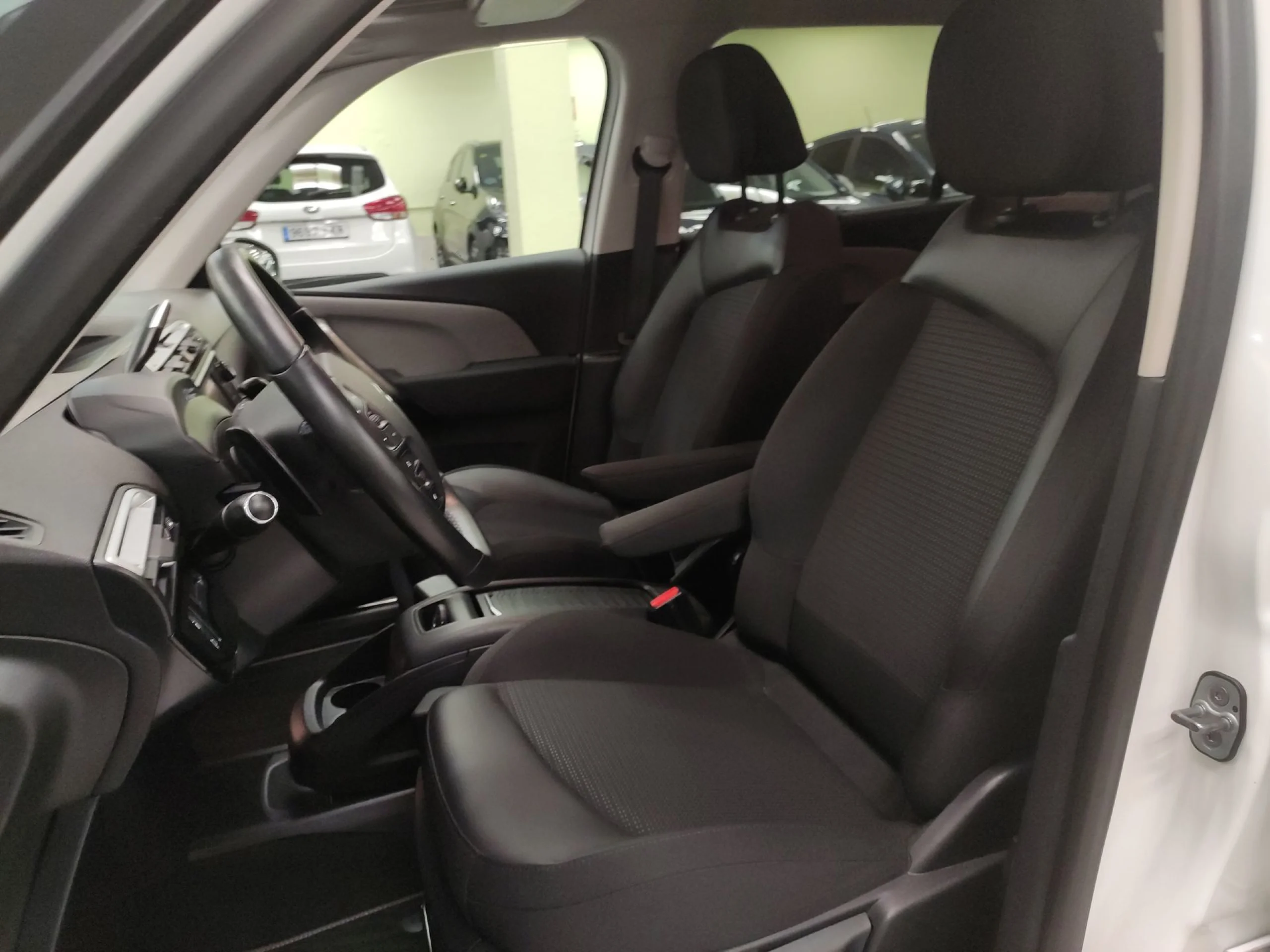 Citroen Grand C4 Spacetourer PureTech 130 SANDS Shine Pack EAT8 96 kW (130 CV) - Foto 8