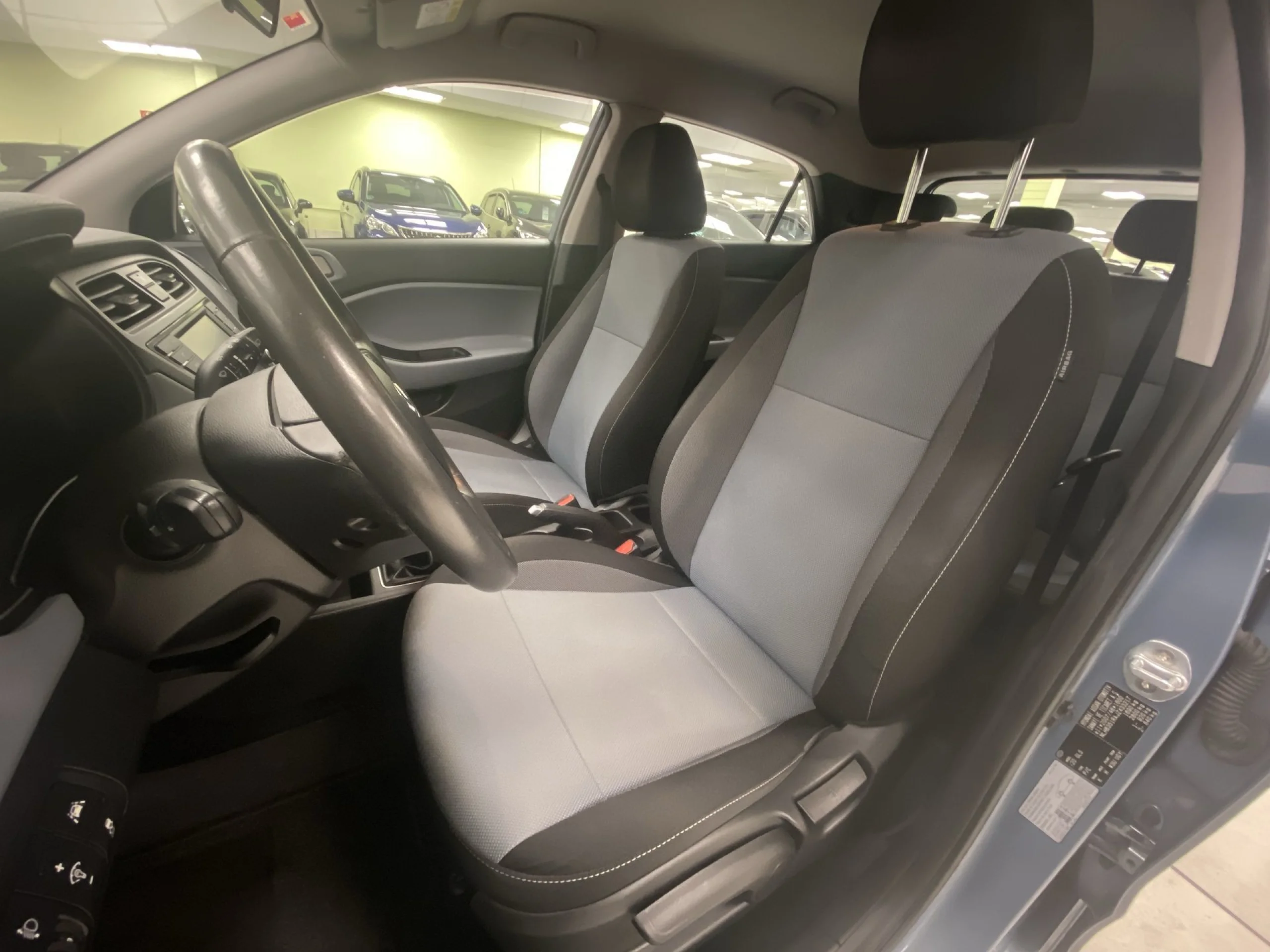 Hyundai I20 1.4 CRDI Link 66 kW (90 CV) - Foto 8