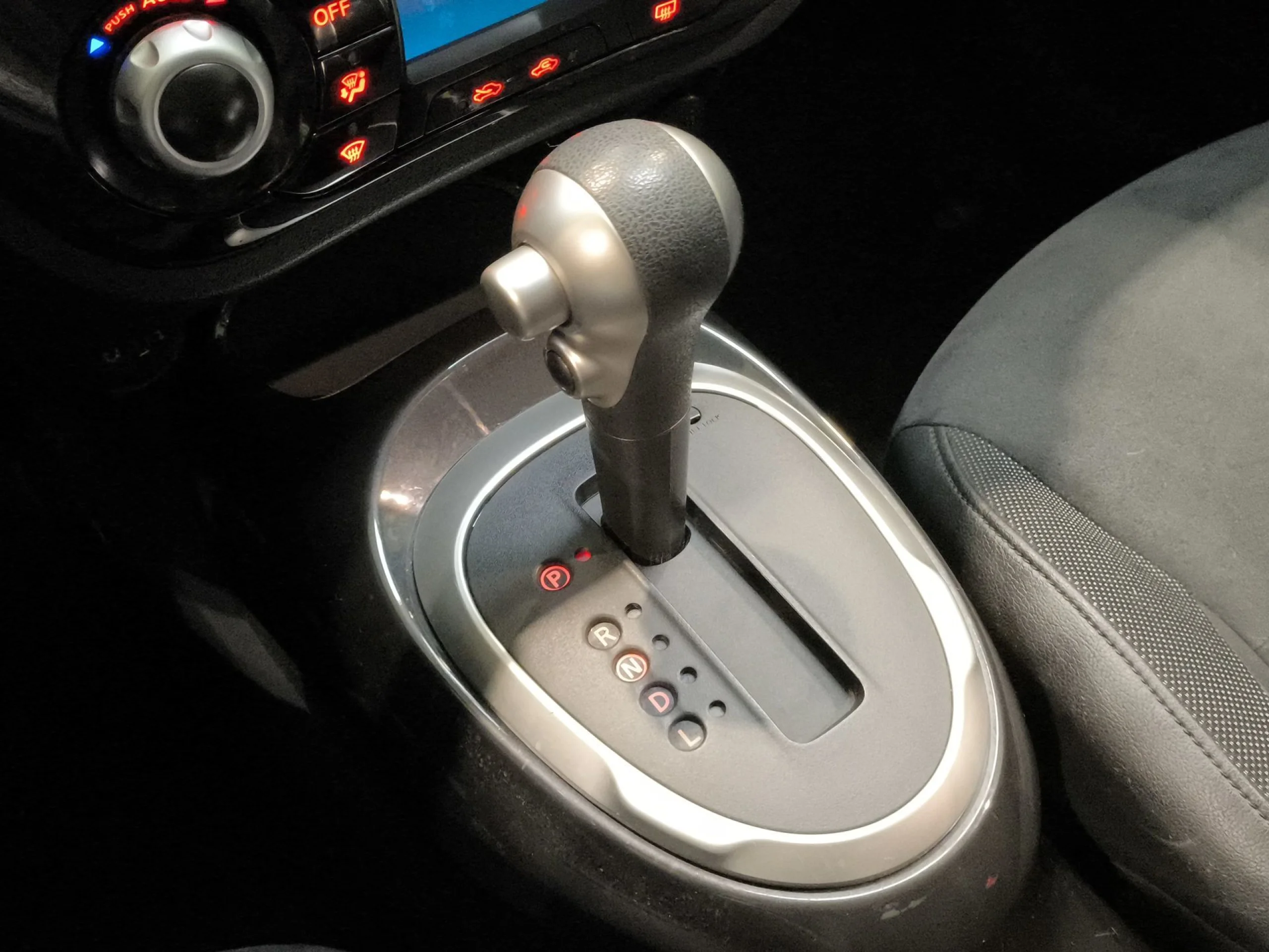Nissan Juke DIG-T N-Connecta 4x2 DCT 86 kW (117 CV) - Foto 17